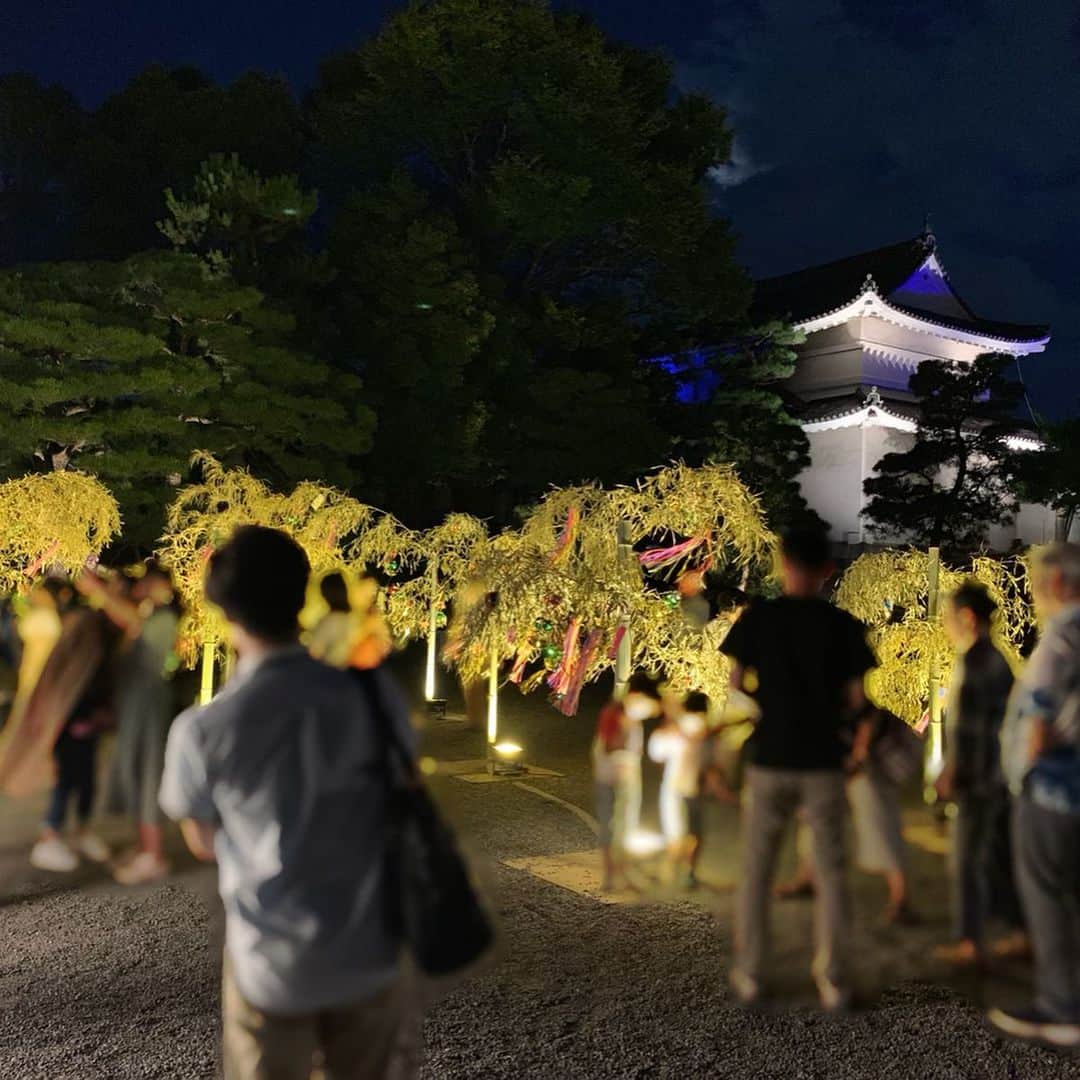 中川可菜さんのインスタグラム写真 - (中川可菜Instagram)「京の七夕「二条城夏季ライトアップ」へ行ってきました🎋 今日(8/15)は台風10号の接近に伴い、開催中止が発表されたので、 京の七夕「二条城夏季ライトアップ」は、昨日で最終日となりました。 ということで、写真載せます🤳 #京の七夕 #二条城夏季ライトアップ #メッセージ行灯 #自分のメッセージも撮っちゃいました #撮っている姿を撮られている私 #私の願いは #京の景色よ永遠に #🎋#💫#🌌#🙏 #プロジェクションマッピング #風鈴 #🎐 #世界遺産 #元離宮二条城 #二条城 #二之丸庭園 #京都 #nijocastle #nijojo #kyoto #japan p.s. 台風にお気をつけください。。。」8月15日 7時54分 - nakagawa_kana