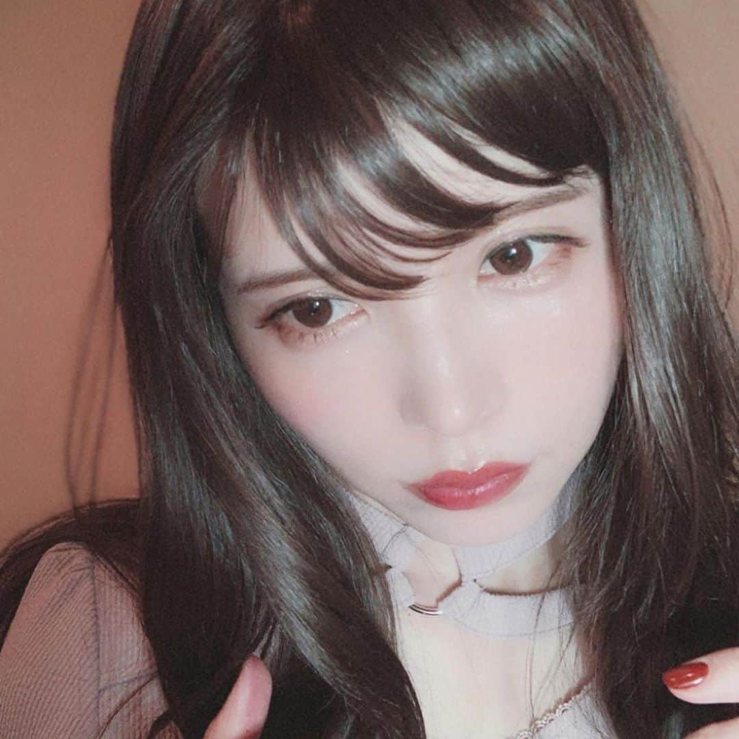nailsalon malva（ネイルサロンマルヴァ）さんのインスタグラム写真 - (nailsalon malva（ネイルサロンマルヴァ）Instagram)「益若つばさちゃんの今のネイルはこちらです❤︎ ご紹介ありがとうございます😊 こちらと同じネイルはベーシック023でご予約出来ます✨  #Repost @tsubasamasuwaka1013 with @get_repost ・・・ 眠れない夜は、パックをしてひとり静かにイヤホンで音楽を聴きながらホワイトムスクのアロマを焚きます。🕯な人のイメージ。  前ですが、ネイル変えたよ💅ブラウン混じりのダークレッド。しっくりしすぎてずっとこれにしていたいくらい。  malvaです。 @malva_nail  @erika__malva  ありがとうございます☺️✨ この髪はウィッグです。この自分の感じピンク慣れすぎて忘れてました。来月までには髪色変えるよお！ #nails #malva #wig」8月15日 13時50分 - malva_nail