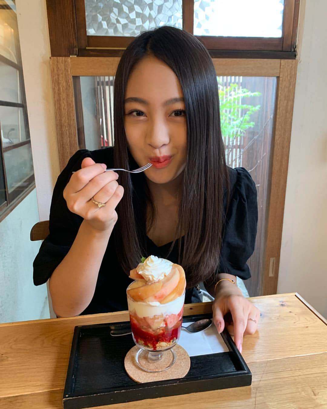 moca さんのインスタグラム写真 - (moca Instagram)「美味しかった~🥰🍧❤️ . . . #大阪カフェ #カフェ巡り #七海﻿ #夏 #かき氷 #かき氷巡り #instagood #もカフェ」8月15日 13時47分 - moca_lol