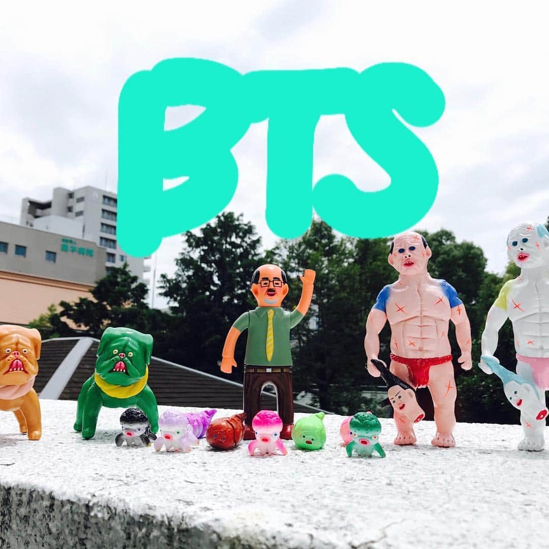 デハラユキノリのインスタグラム：「BTS(北京トイショー)用のフィギュアはこんな感じになっております。  The figure for BTS (Beijing Toy Show) looks like this.  BTS（北京玩具展）的數字看起來像這樣。  #dehara #deharayukinori  #satoshiyamamoto  #ishidahonyu  #tosakenta」