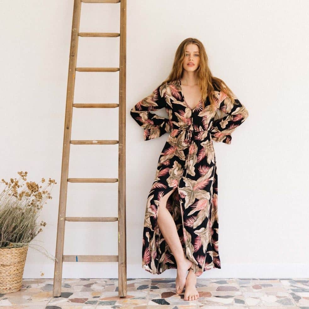 BILLABONG WOMENSさんのインスタグラム写真 - (BILLABONG WOMENSInstagram)「Take it slow in our Valletta Maxi, designed to be worn as a maxi dress or a kimono 💃🏼」8月15日 8時56分 - billabongwomens