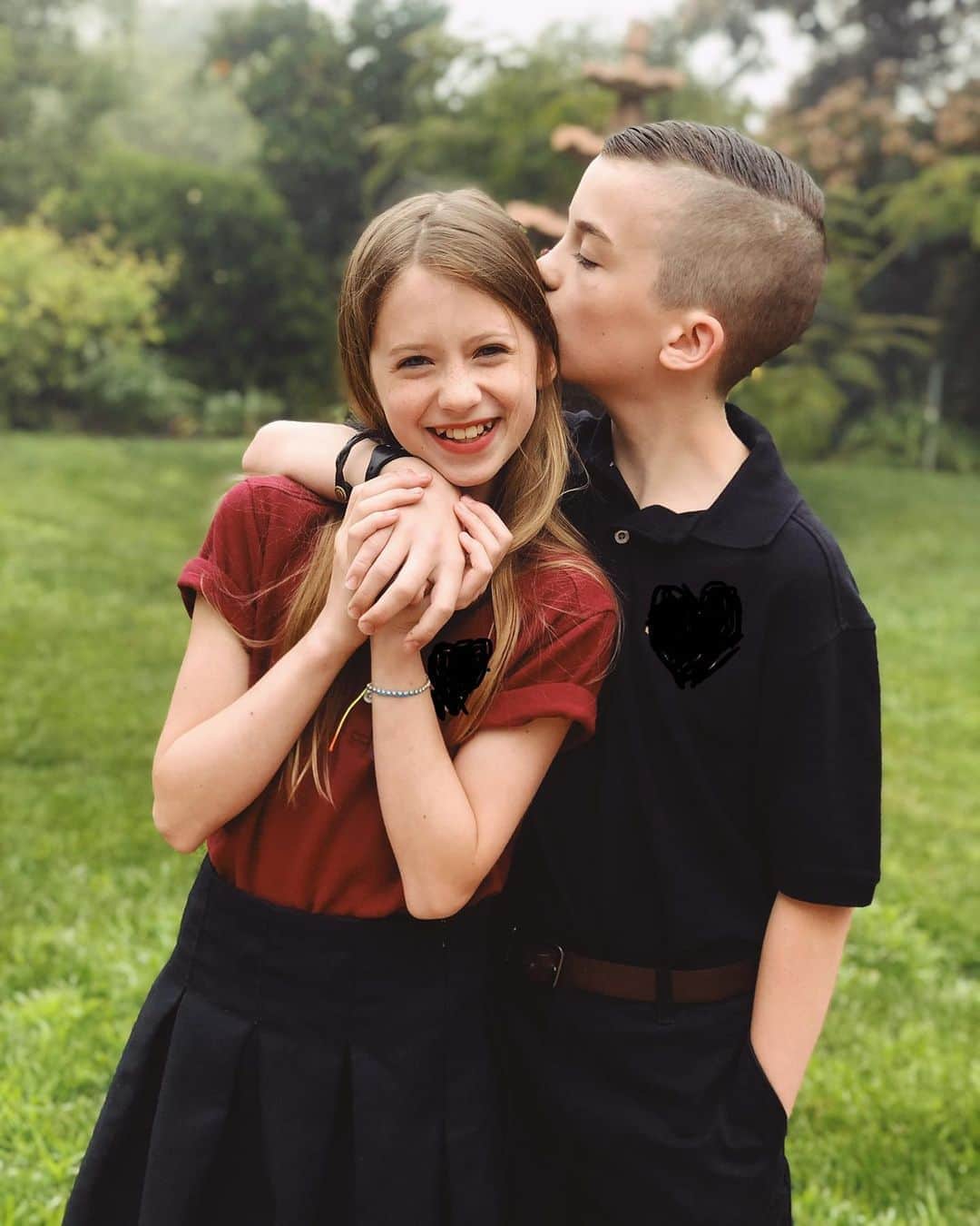 アシュレー・ジョンソンのインスタグラム：「Man. Today was my niece and nephew’s first day of school. FIRST DAY OF SCHOOL. 6TH FREAKING GRADE. They’ve homeschooled up until this point and I didn’t think it was going to hit me so dang hard.  I FaceTimed with them on their way to school and I cried. I broke down like an old Ford truck. I’M NOT EVEN THEIR MOM AND I’M NOT EVEN ON MY DANG PERIOD! They have lockers now! They have to change classes and I think I was more stressed about that than they were! I want to protect them and keep them from all the bad things in the world. The heartbreak. The people who suck. The mean kids. I don’t want them to be too cool to give me a hug. Or be embarrassed when I wave and scream “I love you” from the car window.  What is this feeling?! Is it the feeling and weight of time? I think I just feel old. And I’m homesick. Dreadfully homesick. I’m just so proud of them and the wonderful humans they’ve become and I hope the world let’s them continue to be bright and shiny and silly and kind and beautiful.」