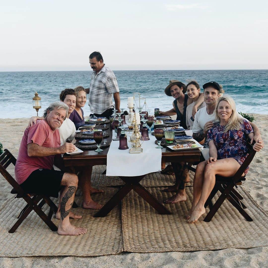 ショーン・ホワイトさんのインスタグラム写真 - (ショーン・ホワイトInstagram)「So grateful to be down here celebrating dad’s 70th with the fam 📍 Cabo San Lucas」8月15日 9時07分 - shaunwhite