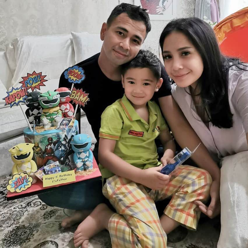 Raffi Ahmadさんのインスタグラム写真 - (Raffi AhmadInstagram)「Sebelum sekolah tiup lilin dulu ❤️ #Rafathar4Tahun」8月15日 9時24分 - raffinagita1717