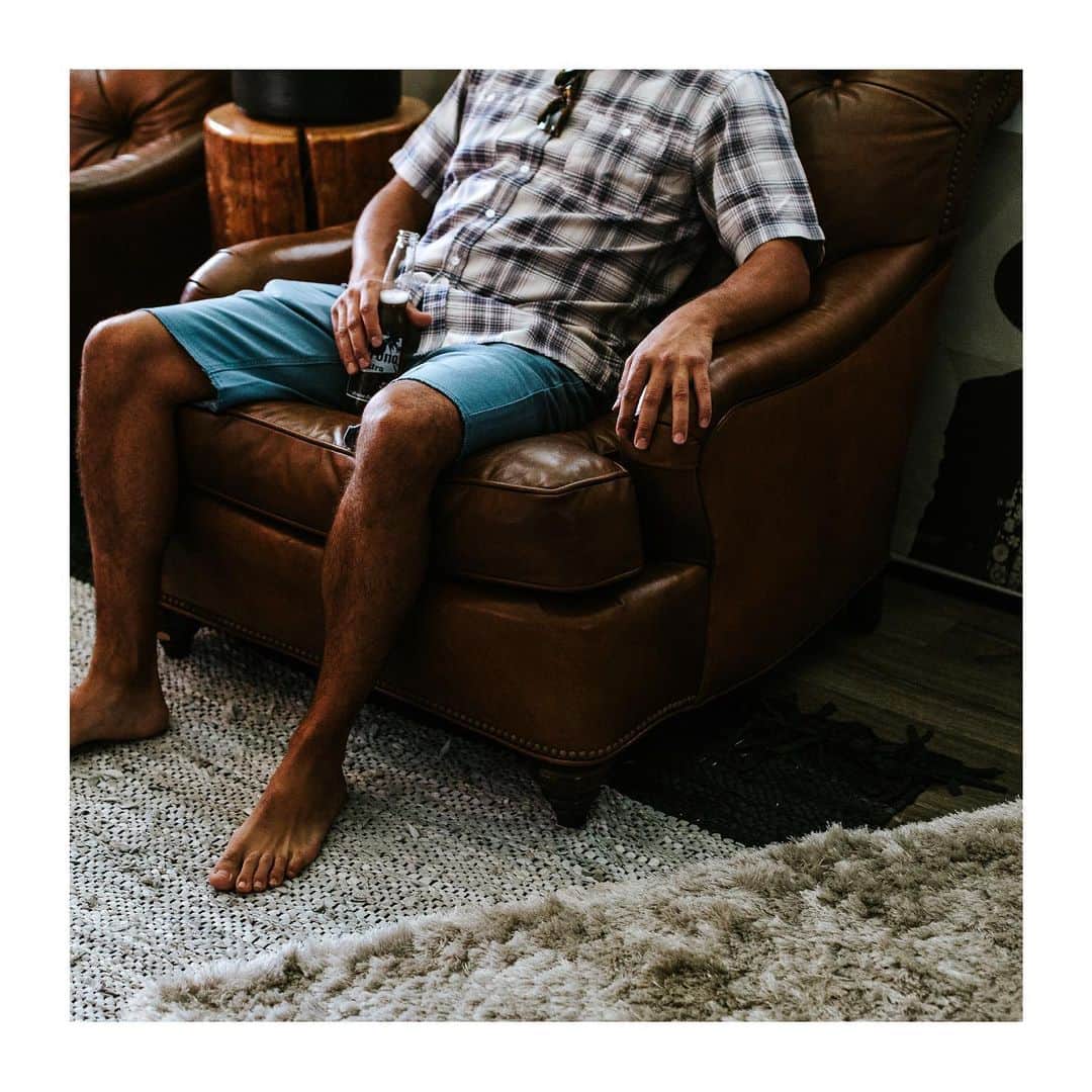 エゼキエルのインスタグラム：「Time to relax. 🕰」