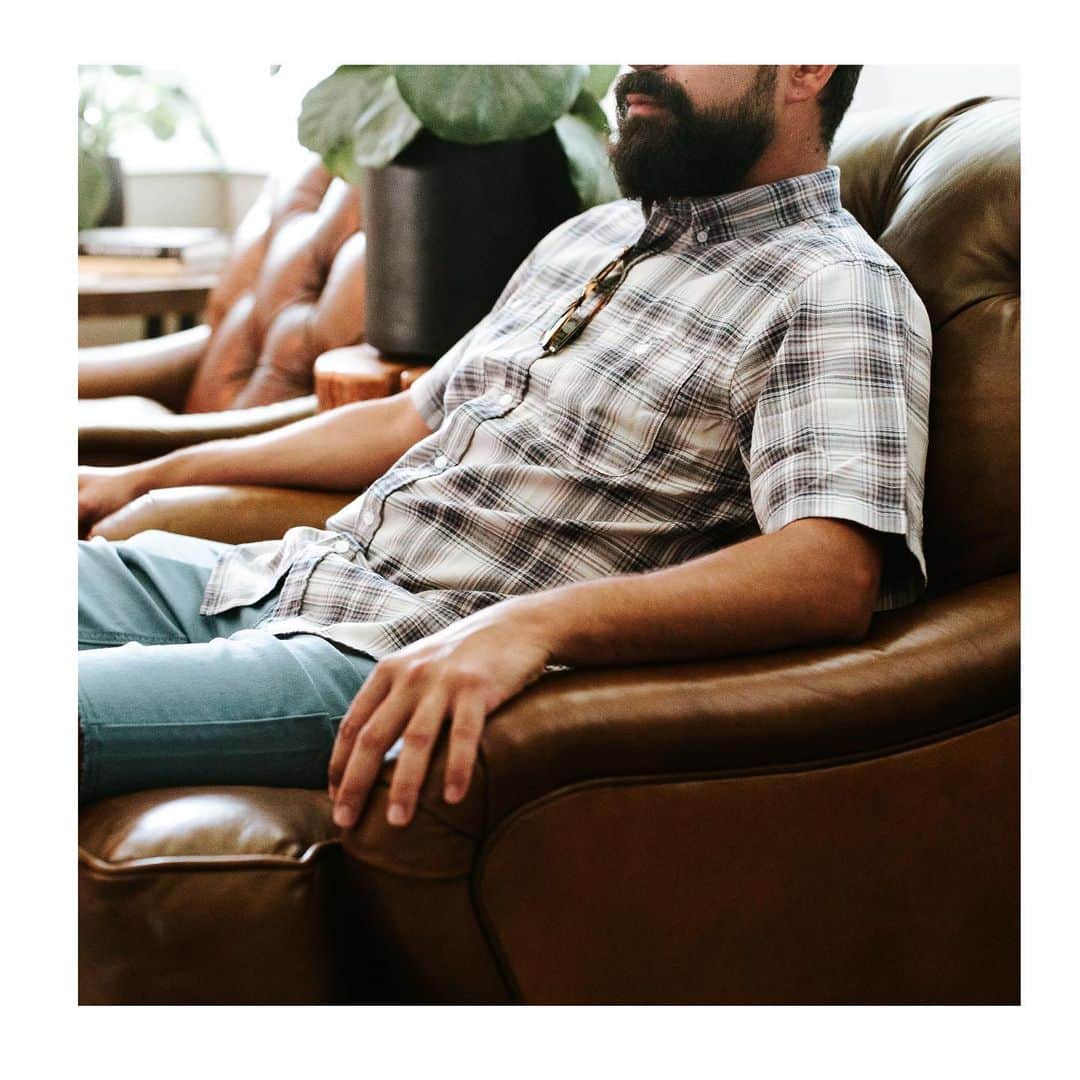 エゼキエルのインスタグラム：「Time to relax. 🕰」