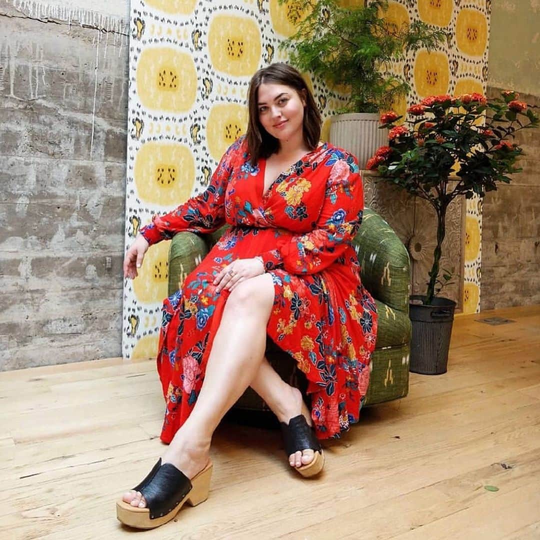 Anthropologieさんのインスタグラム写真 - (AnthropologieInstagram)「As seen in our Home Office: @maxeygreene looking downright amazing ❤️ #APlusinPhilly #AdventuresofAnthro (link in profile to shop) #APlusbyAnthropologie」8月15日 10時01分 - anthropologie