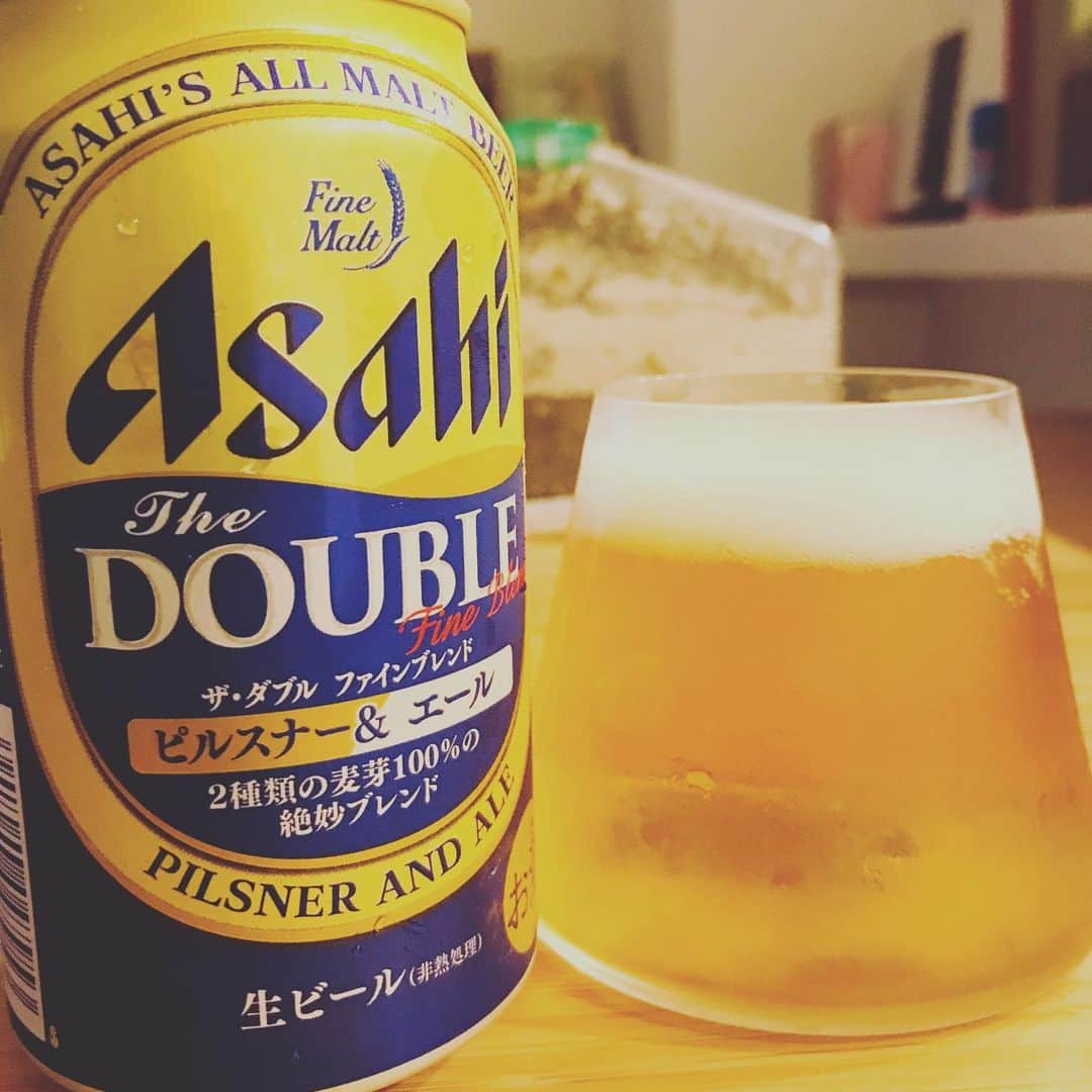 堀井亮佑のインスタグラム：「ピルスナーとエールを混ぜたという挑戦的ビール。結論としては、混ぜないほうがいいかな。。^^; #beer #堀井ビールログ」