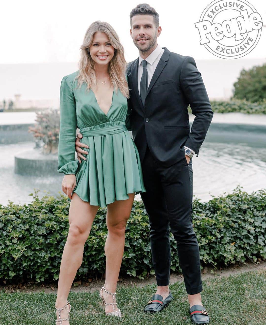 People Magazineさんのインスタグラム写真 - (People MagazineInstagram)「Bachelor Nation! 🌹Here's a look at some of our favorite couples that showed their support at Ashley Iaconetti and Jared Haibon’s fairy-tale wedding. Tap our bio link to see more exclusive photos from the special day. 💕 | 📷: @rebeccayale」8月15日 10時15分 - people