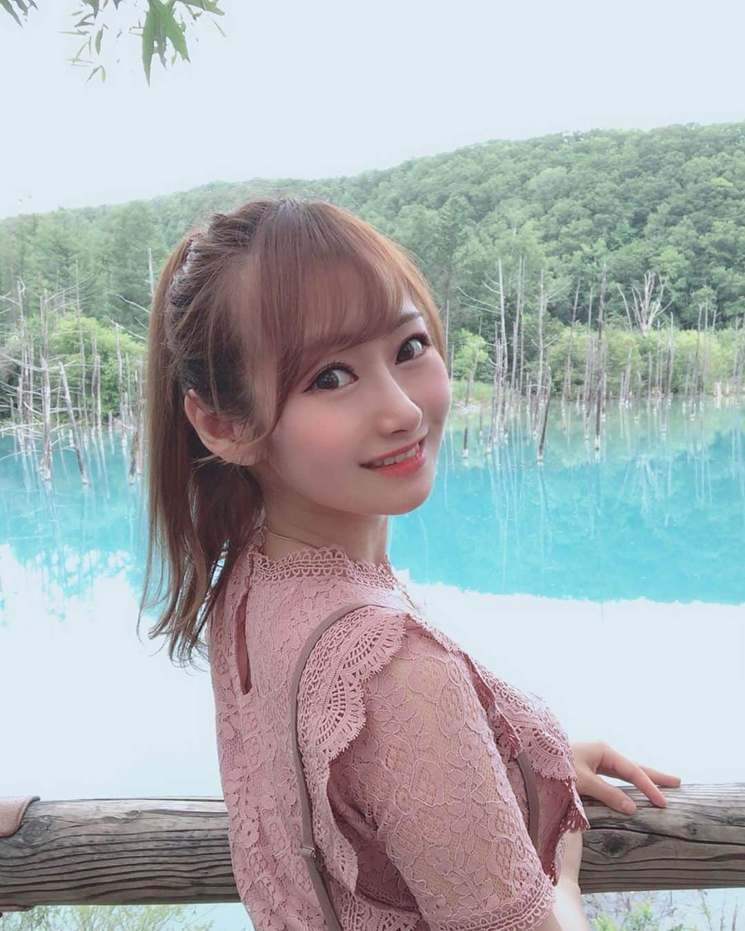 YU-RIさんのインスタグラム写真 - (YU-RIInstagram)「青い池と青い滝(白髭の滝)🎣 念願の🥰綺麗だった🌟 ・ ・ ・ #青い池#美瑛#札幌#富良野#北海道#旅行#北海道旅行#北海道観光#vacation#trip#beautifulworld#japan#beautifuljapan」8月15日 10時54分 - yu_uri.12