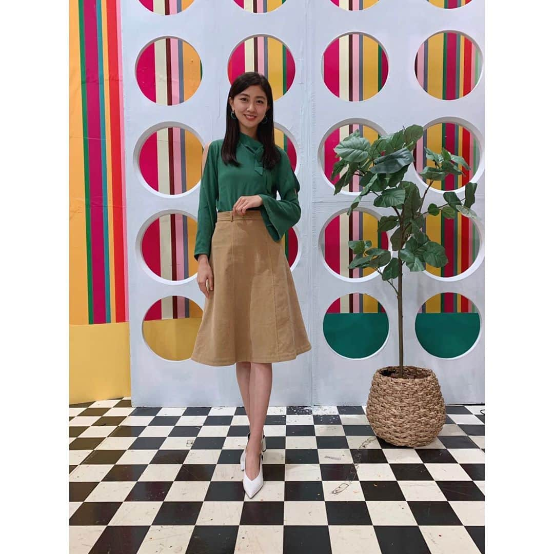 熊井友理奈さんのインスタグラム写真 - (熊井友理奈Instagram)「_  スタジオ衣装 @starblinc60s 🍀  #tbs #王様のブランチ #starblinc」8月15日 11時29分 - kumai_yurina