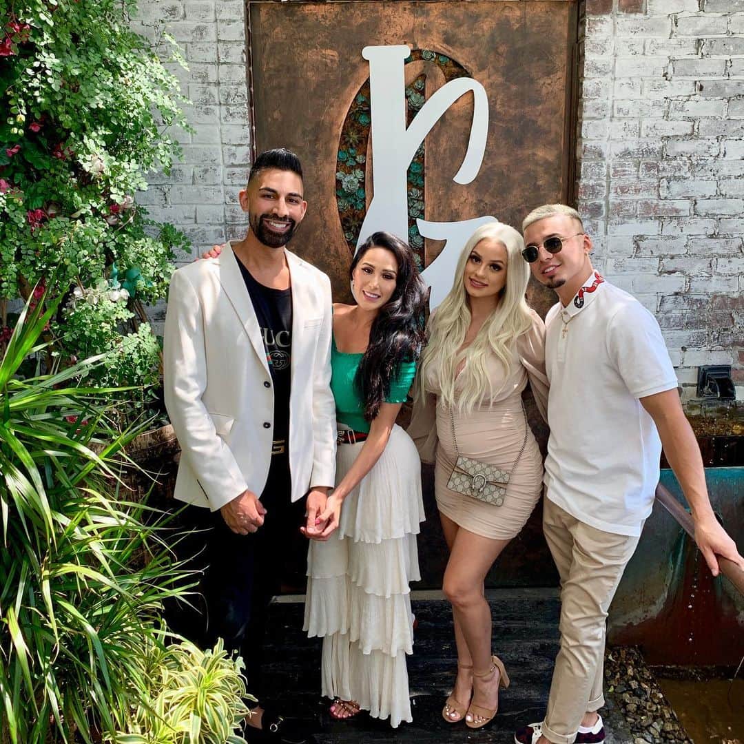laurag_143のインスタグラム：「So excited for our @leeexlieee  X @liveglam.co collaboration 💄Thank you so much for everyone who came out to celebrate with us today. @dhar.mann and I are truly SO GRATEFUL 😭🙏🏼❤️ And of course BIG THANKS for @leeexlieee @vlexgalindo for believing in us and our brand, we love you guys soooo much ❤️❤️❤️」