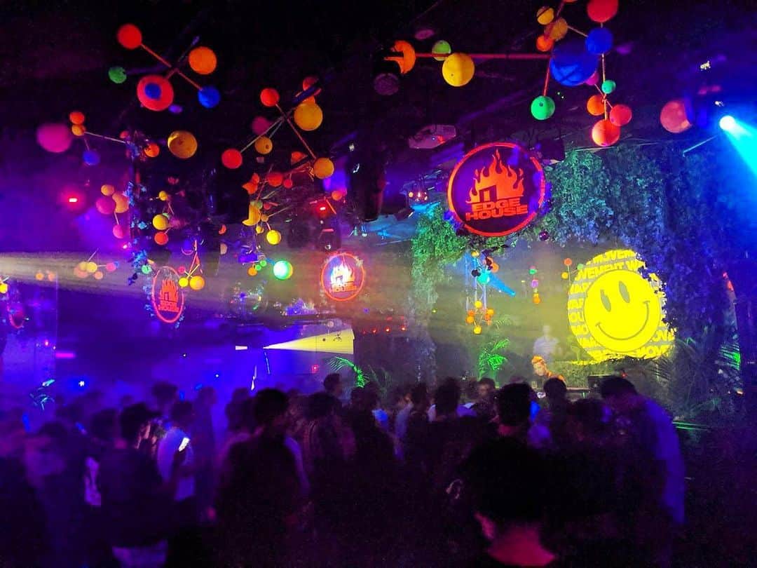 DJ DARUMAのインスタグラム：「🇯🇵🔥🏠🙂🔉💃🏻🕺🏻💃🏻🕺🏻 MY HOUSE IS YOUR HOUSE #EDGEHOUSE」