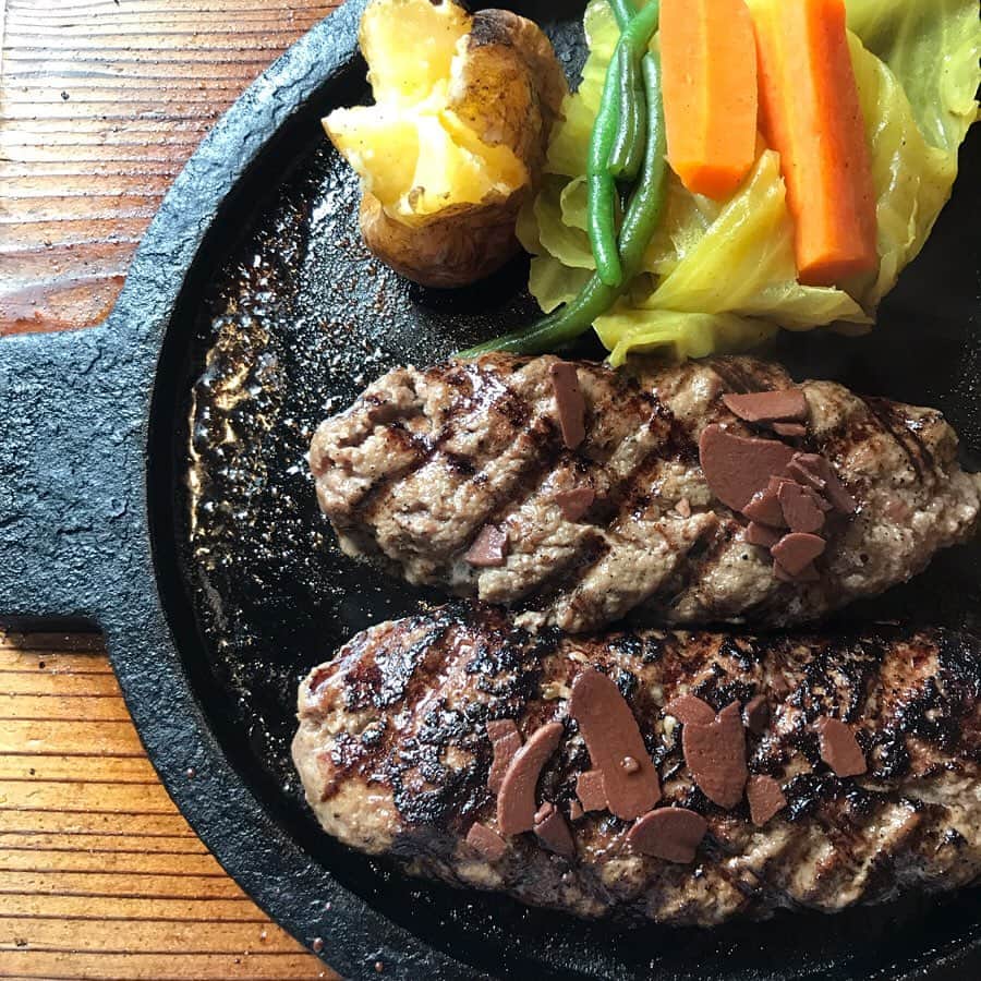 柏木作夢さんのインスタグラム写真 - (柏木作夢Instagram)「これはズルイよ  だって、美味しすぎたもの。  #ジョージ #八王子 #ハンバーグ #ステーキ #foodporn #steak #hamburg #japan #tokyo #love #meat #foodstagram #instafood」8月15日 22時56分 - samukashiwagi