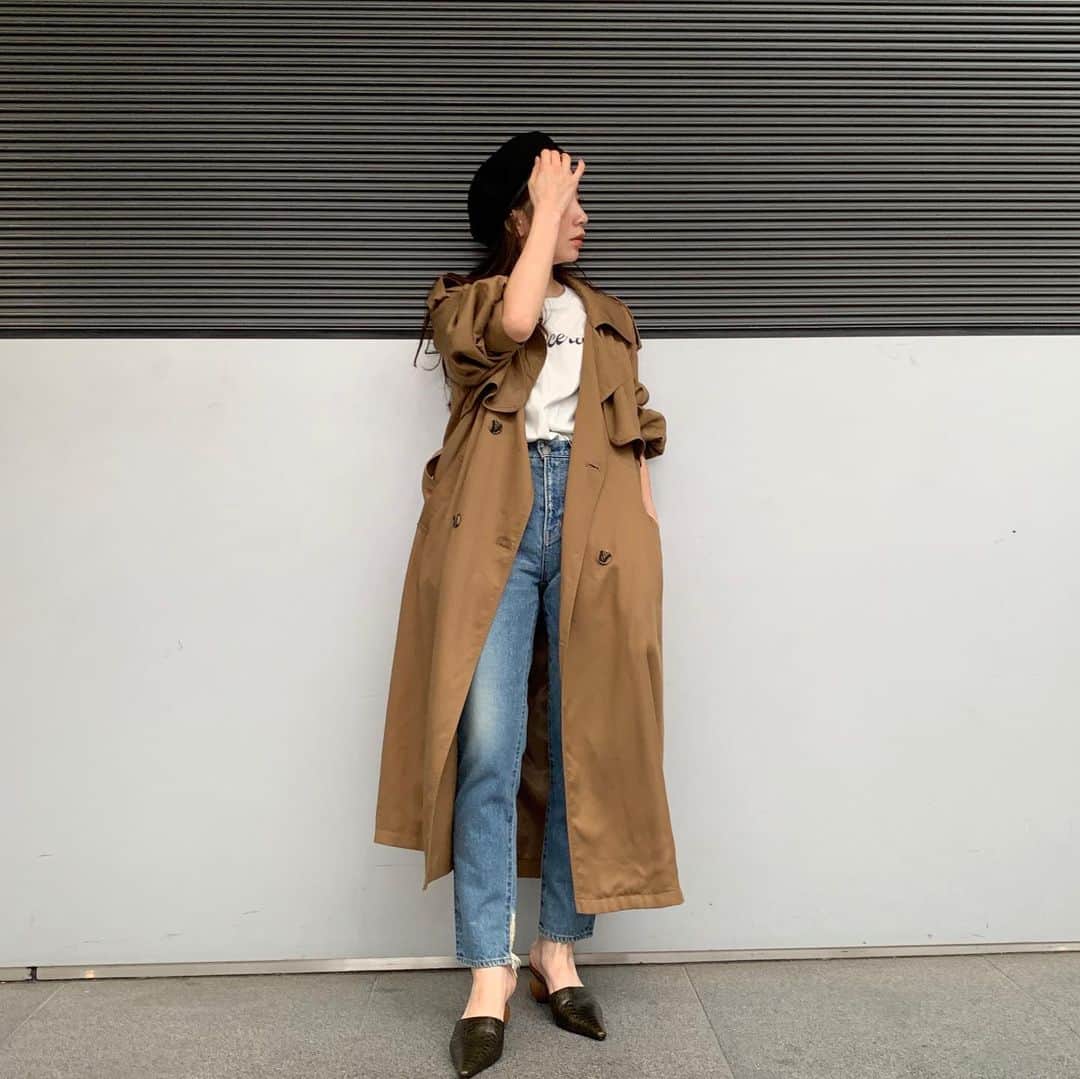 ungrid_minamiのインスタグラム：「. 今季のトレンチもばっちりかわいい💕 @ungrid_official @ungrid_staffsnap #Ungrid#アミュプラザ博多」