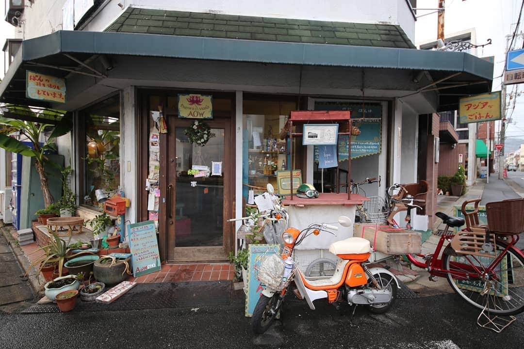のインスタグラム：「A taste of Thailand in Kyoto! AOW's menu features three weekly dishes, while homemade natural yeast bread is sold on Tuesdays, Fridays and Saturdays.  左京区一乗寺でタイ気分。こだわりのアジアンフードと自家製パンのお店 Recommended by @tadarrrrr. . . . #herenowcity #wonderfulplaces #beautifuldestinations #travelholic #travelawesome #traveladdict #igtravel #livefolk #instapassport #optoutside  #aow #thaifood #kyoto #instajapan #japantour #explorejapan #京都 #京都観光 #京都旅行 #교토 #교토여행 #일본여행 #日本旅遊」