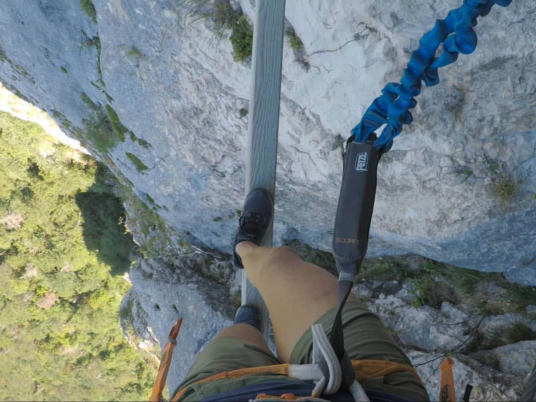 シャーロット・デュリフさんのインスタグラム写真 - (シャーロット・デュリフInstagram)「Another kind of "up on the wall" activity (and selfie 😁) : Via Ferrata!  After a good climbing period and before the summer storms rolled in, my dad and I enjoyed a nice airy via-ferrata in St Pierre d'Entremont, France. Brought back memories from a summer that we spent traveling around in France doing canyoning and via ferrata with him and my bro @tomdurif... that was awesome as a child and I'm sure I'd still have a blast if we did it again 😆 ✌ Cheers to @petzl_official for making the  #scorpio lanyard especially dedicated for via ferrata!  @petzl_official @eb_climbing @volxholds @luxov_connect @mountainhardwear  #petzlteam #petzlgram #belaybetter #teameb #meetingeb #posetespieds #useyourfeet #climbinginnovation #ebescalade #beyondhope」8月15日 21時30分 - chadurif