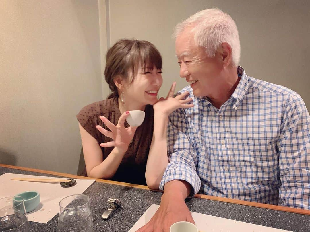 桃さんのインスタグラム写真 - (桃Instagram)「父様、71歳のお誕生日おめでとう🤗🎉だーーーいすき！！ #父様 #とうさま #71歳 #仲良し親子 #酒呑み親子」8月15日 21時34分 - momo.official