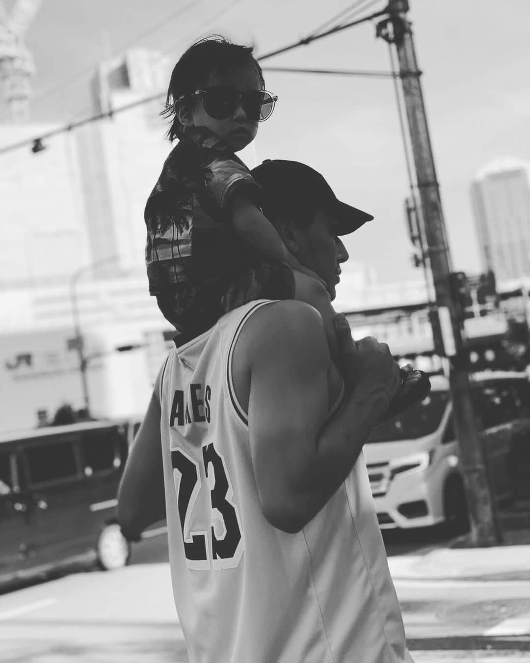 大崎玲央のインスタグラム：「👨‍👦」