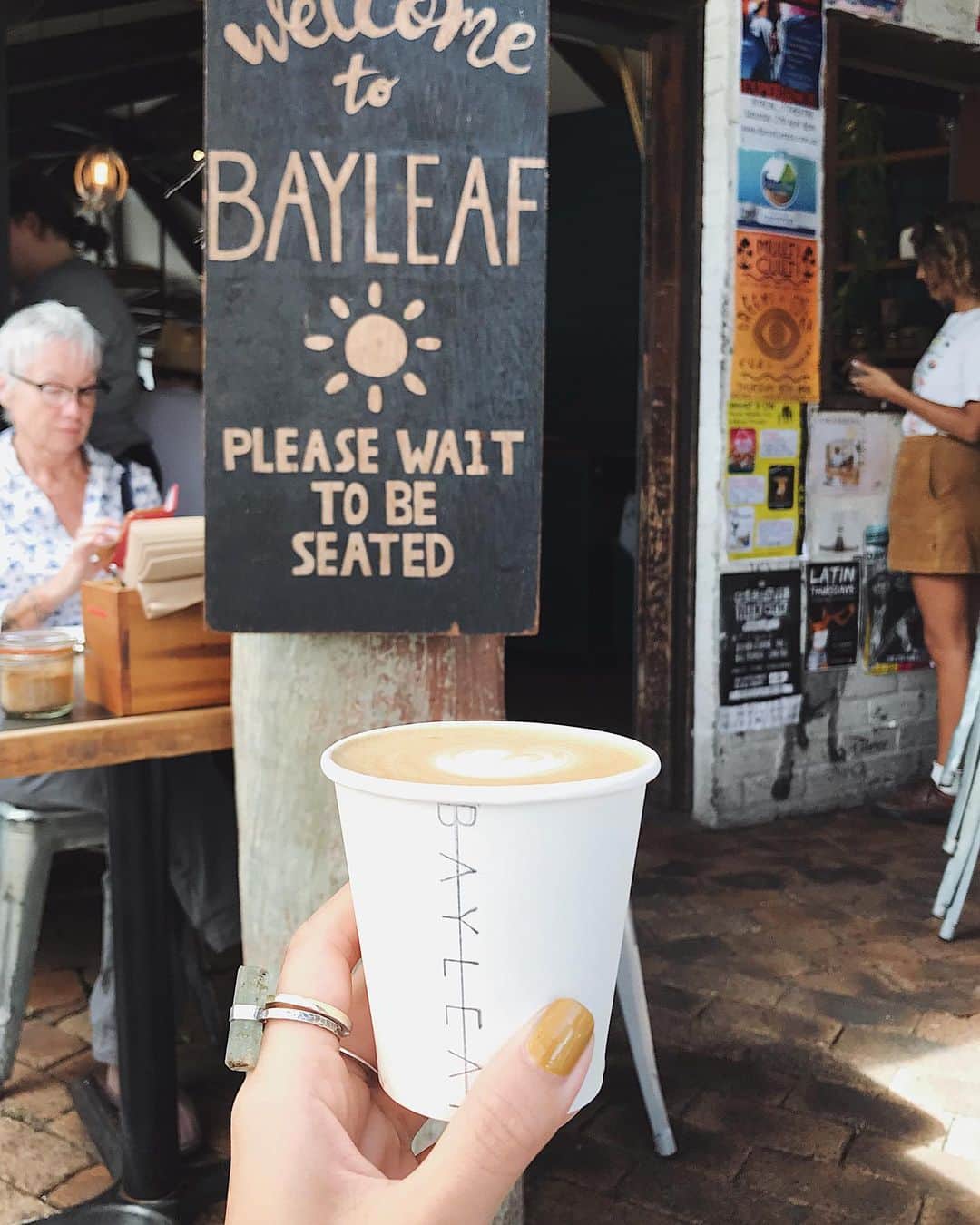 C A F E L O V E Rさんのインスタグラム写真 - (C A F E L O V E RInstagram)「BAYLEAF // バイロンベイ ㅤ ☑︎カフェラテ ㅤㅤ ☕️#BAYLEAF#ベイリーフ 📍#byronbay#バイロンベイ ㅤ 撮影する際は、他のお客様、カフェにご迷惑がかからないようご配慮をお願いします。 素敵なcafe timeを♡」8月15日 21時41分 - _cafelover_