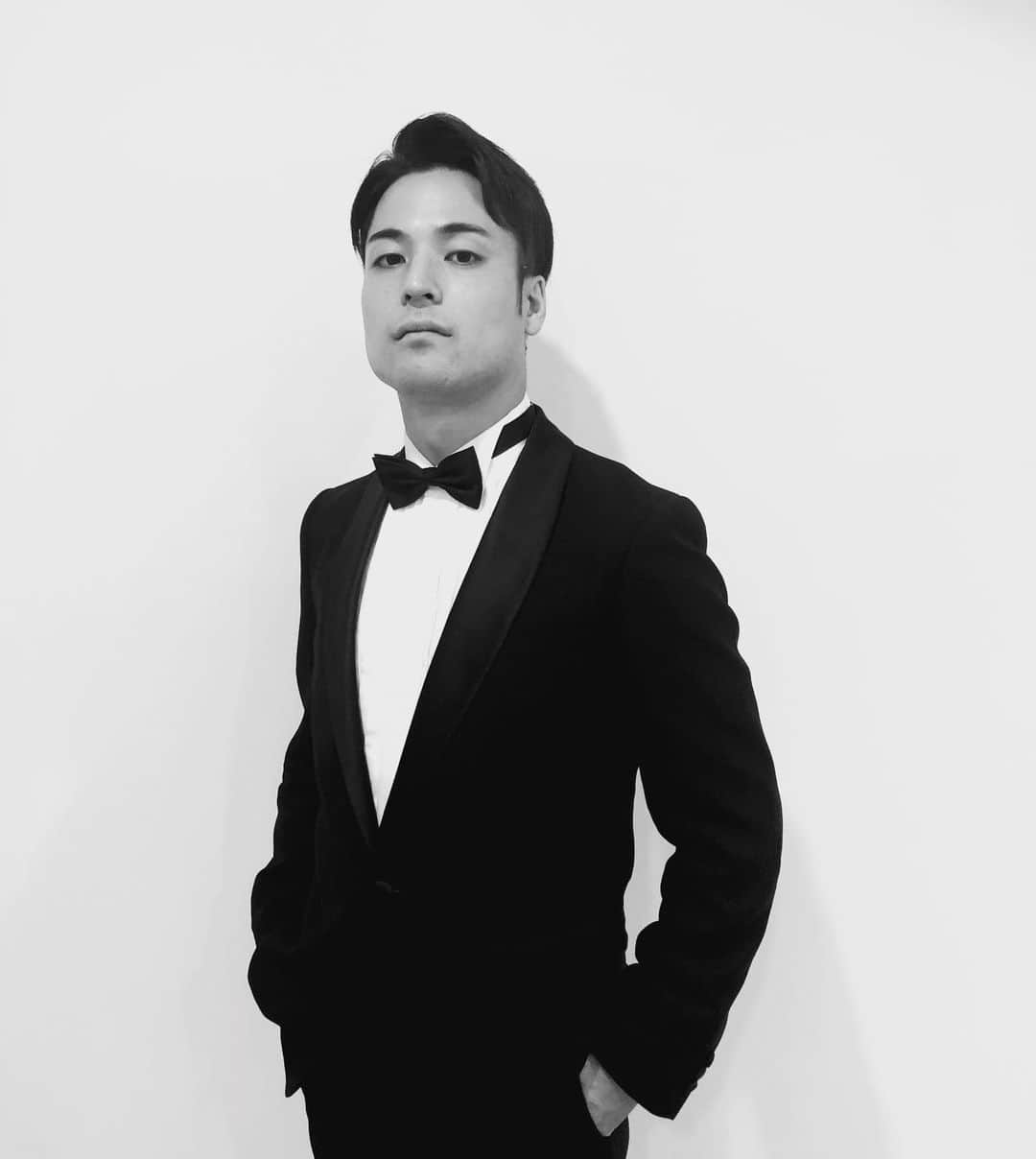FISHBOYのインスタグラム：「. ⚫&⚪ . なんで韓国にいるかはまた今度。 . #korea #suits」