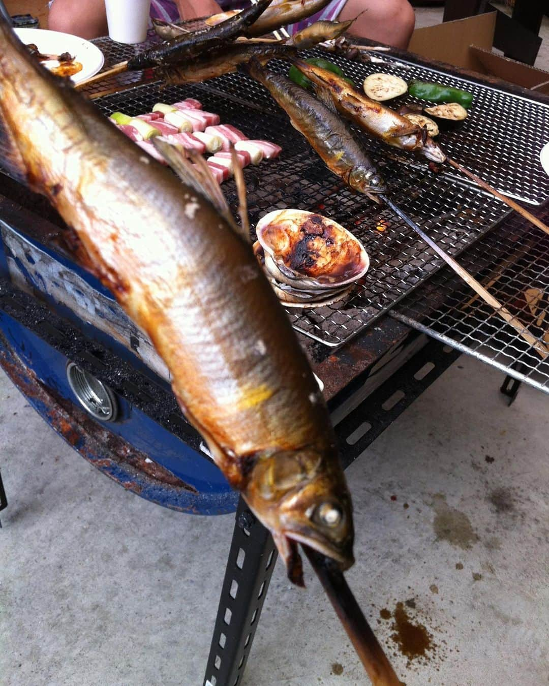 湯浅幸大さんのインスタグラム写真 - (湯浅幸大Instagram)「7年前の夏w 若い😂 地元でBBQしてたのか🐟🍖 #tbt #throwbackthursday #workout #workoutlife #eatclean #training #trainhard #instafitness #ifbbpro #ifbbproleague #diet #gohardorgohome #bodybuilding #noresttobethebest #mensphysique #バーベキュー #7年前の夏 #愛知県 #豊田市 #足助 #鮎 #ワークアウト #トレーニング #ダイエット #減量 #思想を維持する精神は狂気でなければならない」8月15日 21時45分 - kingyuasa