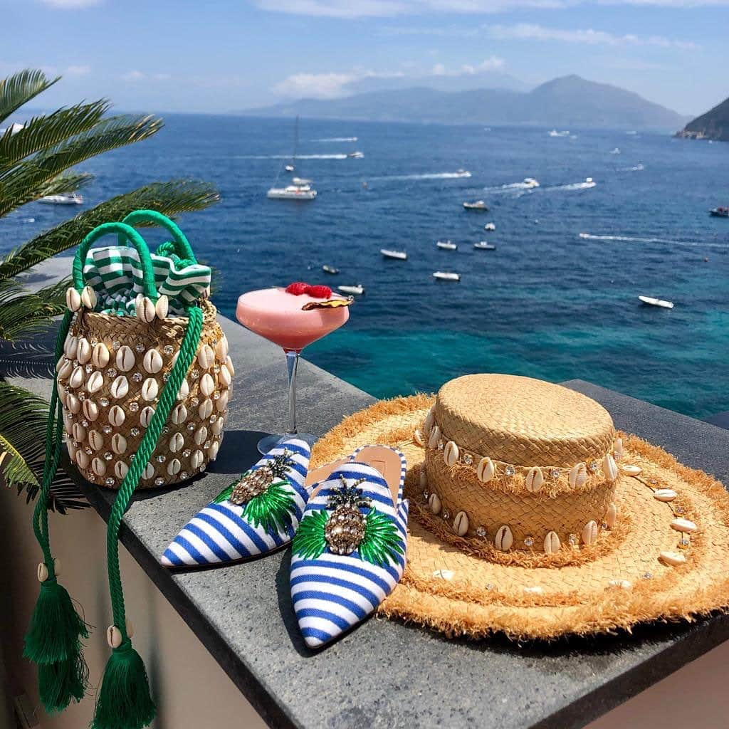 Aquazzuraさんのインスタグラム写真 - (AquazzuraInstagram)「Perfect Day, Perfect View. Get a glimpse into our Escape Capsule Collection: a set of bags, hats and shoes defined by colorful and evocative details inspired by Capri as seen on @bunte_magazin Captured by @patrycialukasphotography  at JK Capri Hotel #AQUAZZURA #AQUAZZURAEditorials #AQUAZZURAEscapes」8月15日 22時02分 - aquazzura