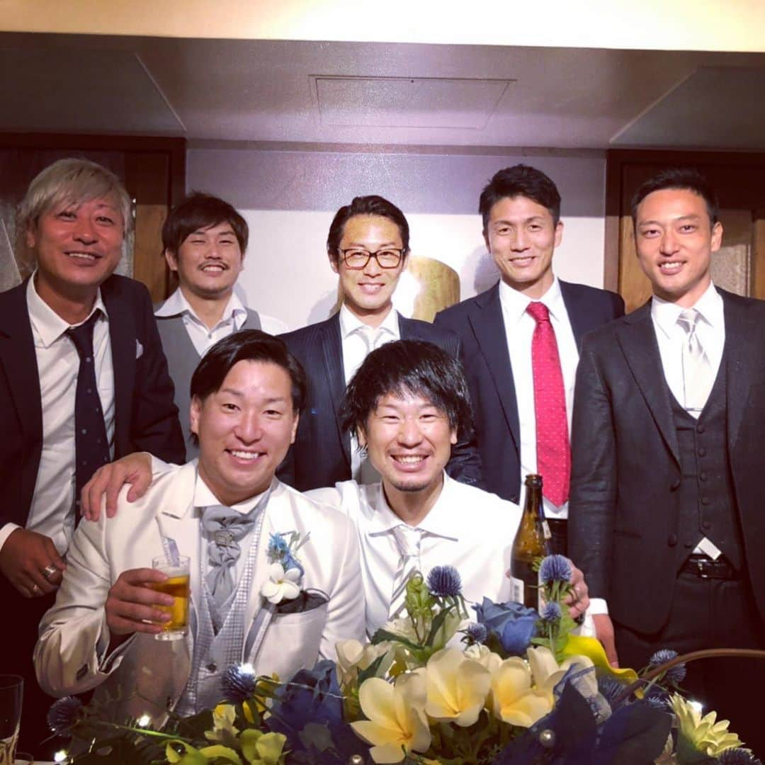 田中輝和さんのインスタグラム写真 - (田中輝和Instagram)「最近の出来事。 大宮時代ホントにずっと一緒にいたナベの結婚式。彼の結婚式には何としても行きたかったので行けて良かった。 大宮時代の懐かしい面々にも会えて満足。サッカーで繋がる縁はやはり最高でしかない。 #東京#銀座#元大宮アルディージャ#ナベおめでとう#ユメセンでこれからもよろしく」8月15日 22時03分 - teru714