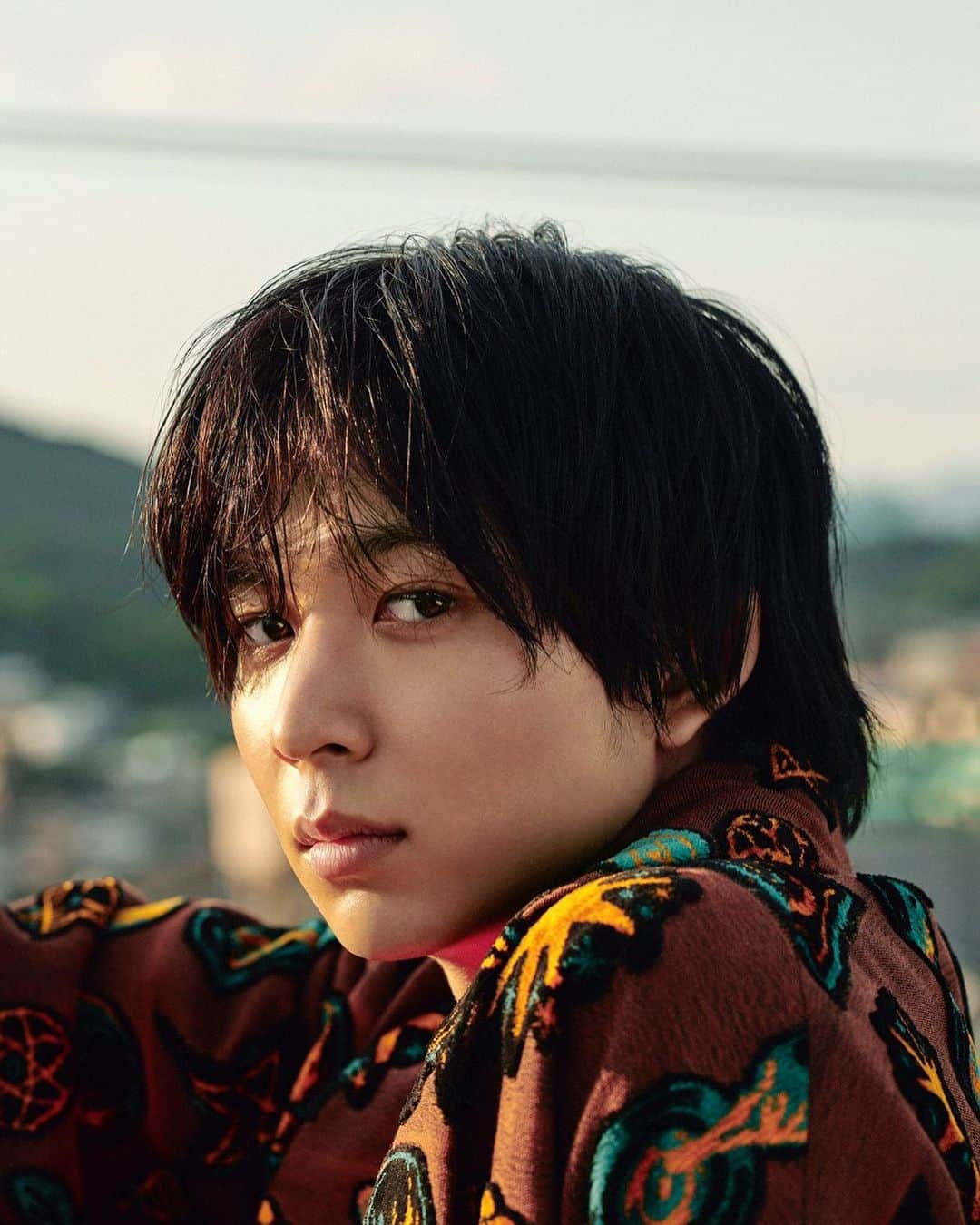 鈴木仁のインスタグラム：「写真集「INTRO.」 表紙解禁されました！！！ 皆さんはどの表紙が好み？ これからの発表もお楽しみに！  @jin_suzuki_intro」