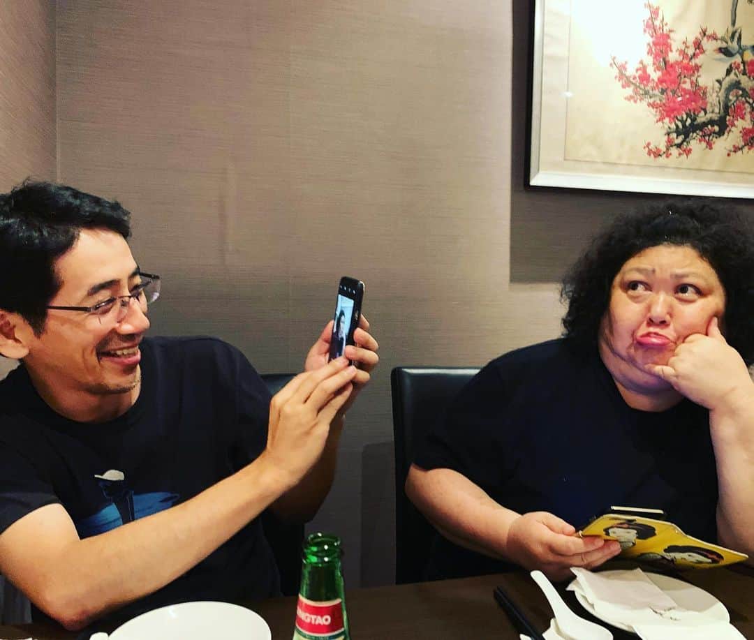 松尾諭のインスタグラム：「敦子と徹なう。 #敦子を挟む会」