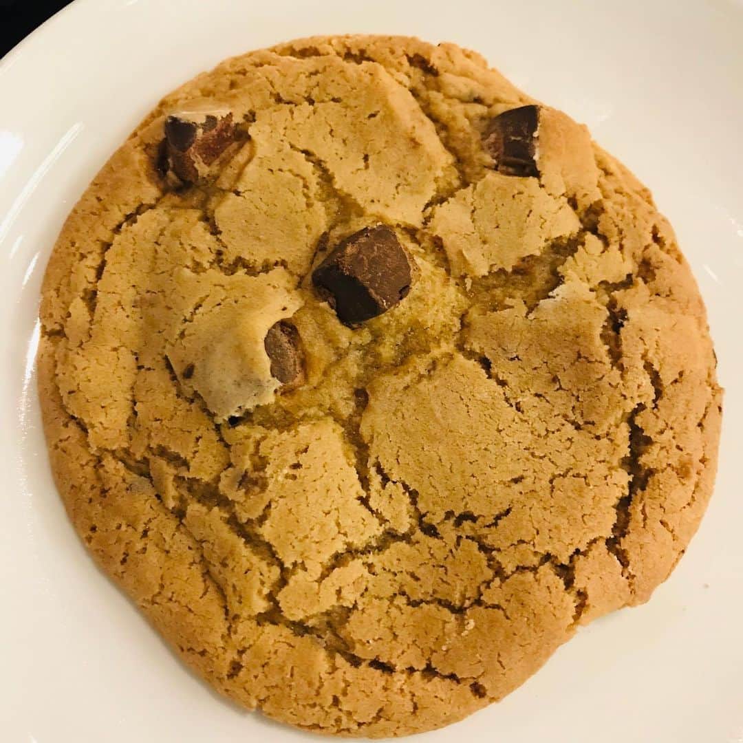 緒月遠麻さんのインスタグラム写真 - (緒月遠麻Instagram)「☺︎ ライオンキング 見た後は この スタバのクッキーでさえ シンバに見える。笑  #🦁 #🍪」8月15日 22時25分 - toma_ozuki