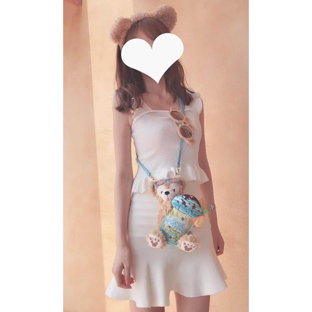 おまみさんのインスタグラム写真 - (おまみInstagram)「＊﻿ ＊﻿ Disney coordinate 。♡﻿ ﻿ tops:dholic﻿ skirt:snidel ﻿ セットアップ風に着てみたよ 。♡﻿ 意外に可愛くていい感じになった 。♡﻿ ﻿ ダッフィーとミニーちゃんどっちがいいかな 。♡？﻿ ﻿ ﻿ #coordinate #code #outfit #ootd #wear #fashion #disneysea #disney #disneycode #duffy #snidel #dholic #whitecode #コーディネート #コーデ #コーデ記録 #ファッション #ファッションコーデ #おまみ服 #ディーホリック #スナイデル #ホワイトコーデ #ディズニーコーデ #ディズニー #ディズニーシー #ダッフィーコーデ #夏コーデ #ミニーコーデ #duffycode #ディズニーファッション」8月15日 22時22分 - 0mm157