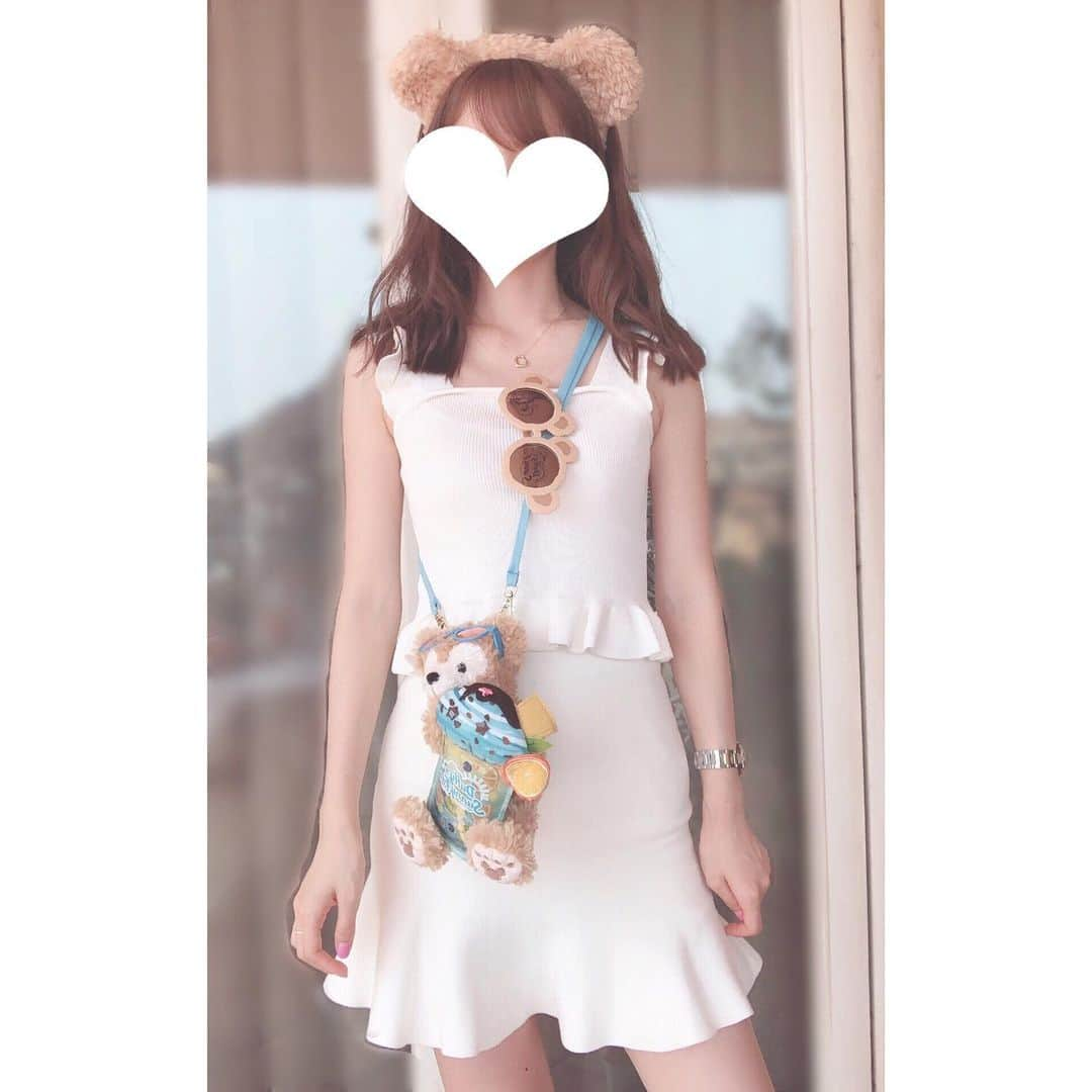 おまみさんのインスタグラム写真 - (おまみInstagram)「＊﻿ ＊﻿ Disney coordinate 。♡﻿ ﻿ tops:dholic﻿ skirt:snidel ﻿ セットアップ風に着てみたよ 。♡﻿ 意外に可愛くていい感じになった 。♡﻿ ﻿ ダッフィーとミニーちゃんどっちがいいかな 。♡？﻿ ﻿ ﻿ #coordinate #code #outfit #ootd #wear #fashion #disneysea #disney #disneycode #duffy #snidel #dholic #whitecode #コーディネート #コーデ #コーデ記録 #ファッション #ファッションコーデ #おまみ服 #ディーホリック #スナイデル #ホワイトコーデ #ディズニーコーデ #ディズニー #ディズニーシー #ダッフィーコーデ #夏コーデ #ミニーコーデ #duffycode #ディズニーファッション」8月15日 22時22分 - 0mm157