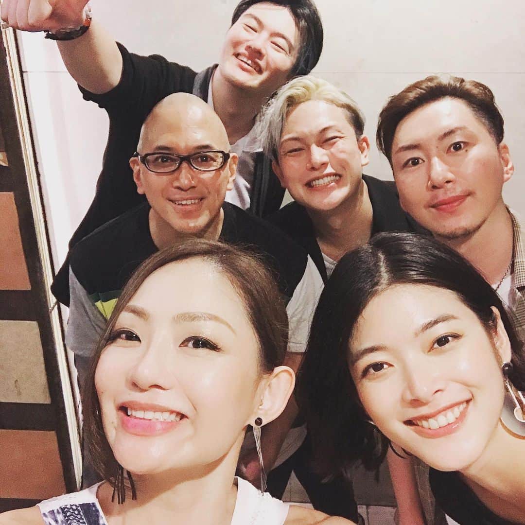 宮本美季のインスタグラム：「何気に澤田かおり @kaorisawada ちゃんと歌ったの初めてかもー！！んもう、めっちゃNICE GIRL😆いつかゆっくり飲みたい。めっちゃ楽しい夜でした❤️ステキなライブに呼んでくれてありがとう @fukibass !! #夏風邪引いててごめんなさい #熱かったし暑かった #新宿musicbarcircle  #ありがとうございました」