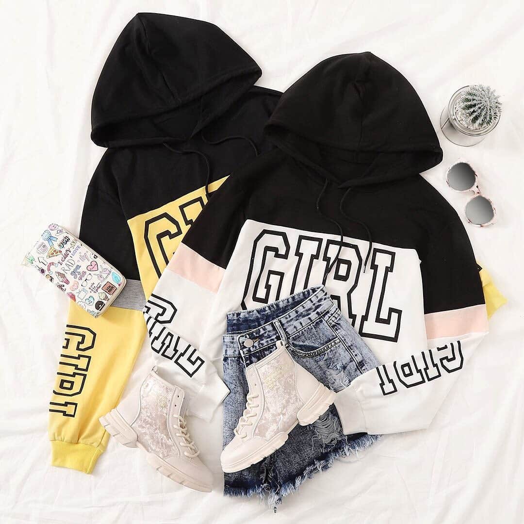 SHEINさんのインスタグラム写真 - (SHEINInstagram)「Note to self: no amount of Sweatshirts will ever be enough Shop 'Color-Block Letter Print Crop Hoodie' link in bio. ID:746362,746615 #SHEIN #SHEINOOTD #SHEINstyle #OOTD #hoodie #crop #letter」8月15日 22時47分 - sheinofficial
