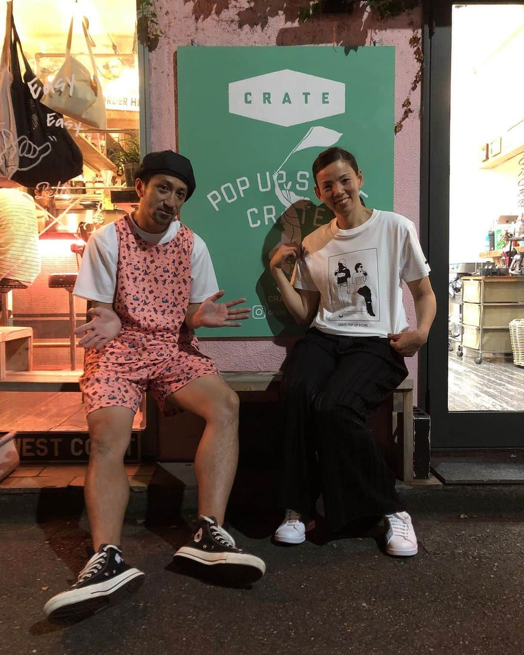 矢野良子のインスタグラム：「CRATE POP UP STORE in TOKYO . . @crate_athletics  @pells_coffee_bar  @yohei12 . . . 終了時間間際に ギリギリ滑り込み . . . #crate#basketball#fukuoka #バスケ#福岡#大名#クレート #仲間#バスケで繋がる仲間 #おしゃれ #fashion#ファッション」