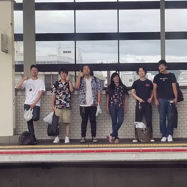のインスタグラム：「まるで日雇い労働の駅集合の皆さん。  #見取り図 #金属バット #からし蓮根」