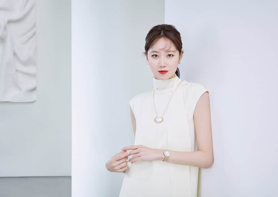 DFS & T Galleriaさんのインスタグラム写真 - (DFS & T GalleriaInstagram)「Dreaming of diamonds? Discover @Piaget 's iconic jewelry collection as worn by actress Kong Hyo-Jin @rovvxhyo , and find your perfect piece today - whether it be Limelight Gala or Altiplano.  #Piaget #PiagetPossession #PiagetSunlight #LimelightGala #TGalleria #ShopDutyFree」8月15日 15時02分 - dfsofficial