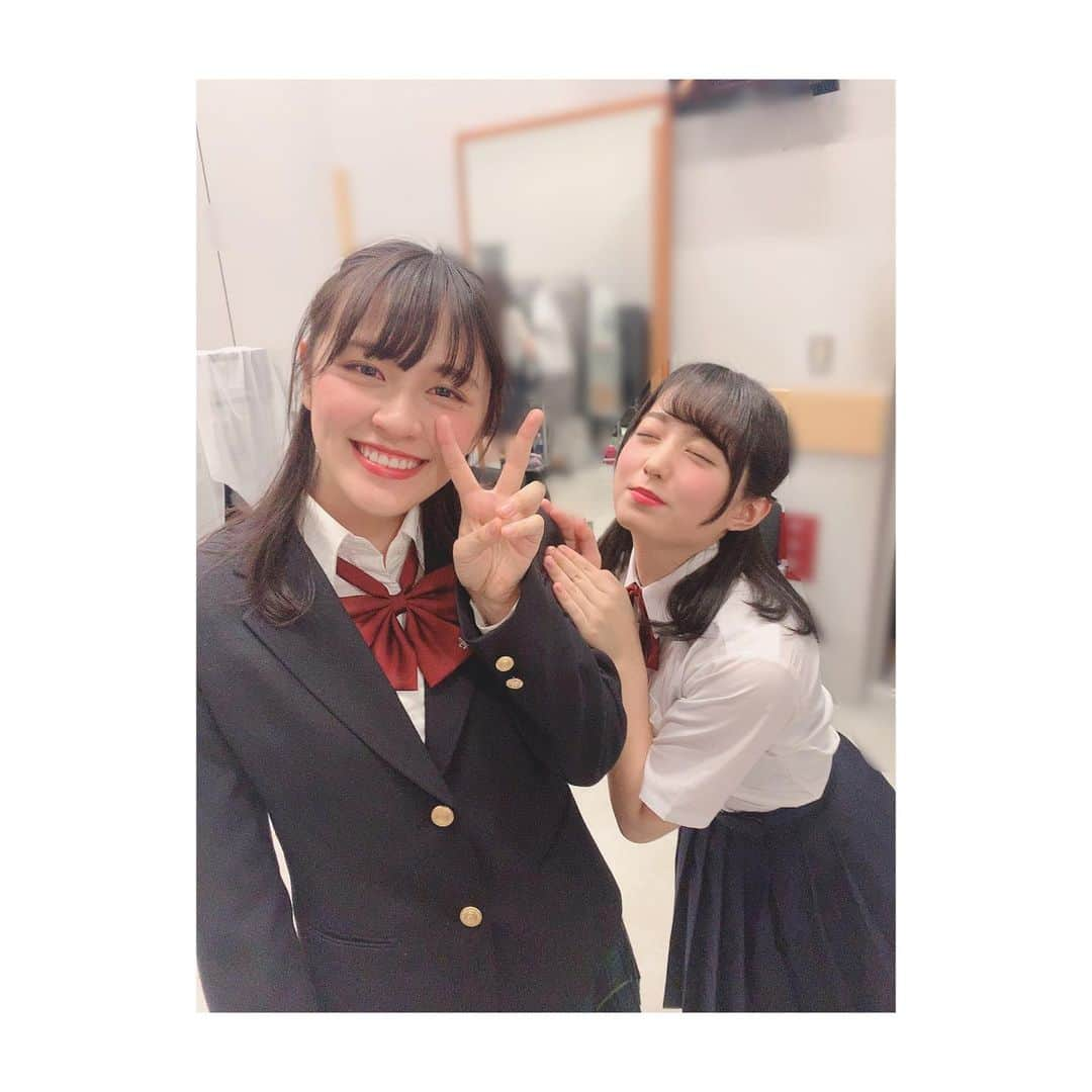 前田美里さんのインスタグラム写真 - (前田美里Instagram)「ミュージカル・ギルド q.第 14 回公演 「Signs!~微力だけど無力じゃない~」無事に全公演、終演いたしました。 . 約2ヶ月間みんなと過ごしてきて、大変な事もたっっくさんありましたが、無事に千秋楽を終える事ができました。 . この作品は実在する #高校生平和大使 のお話しであり、  私は《2011年震災編》チームとして、中盤から登場しました。 . 被爆地の広島や長崎だけでなく、 全国各地で何か出来ることはないのか？ . 平和のメッセンジャー、伝える意味をとても考えさせられました。 . 千秋楽では、実際に長崎から高校生平和大使の皆さんが劇場にお越し下さって署名活動をなさっている姿をみて、この作品に関わる事ができて本当に誇りに思います。 . 今年の署名数は過去最多を更新されたみたいで、スイスジュネーブへと旅立ちます。 . 微力だけど無力じゃない。 . この言葉を信じてこれからも応援し続けたいと思います。 . アリガトウコウコウセイヘイワタイシ。 .  #Signs #高校生平和大使 #微力だけど無力じゃない #核兵器廃絶 #終戦記念日 #平和のメッセンジャー #ミュージカル #舞台 #musical #japanesegirl #instalike #instagood #peacemessenger」8月15日 15時12分 - maeda_misato