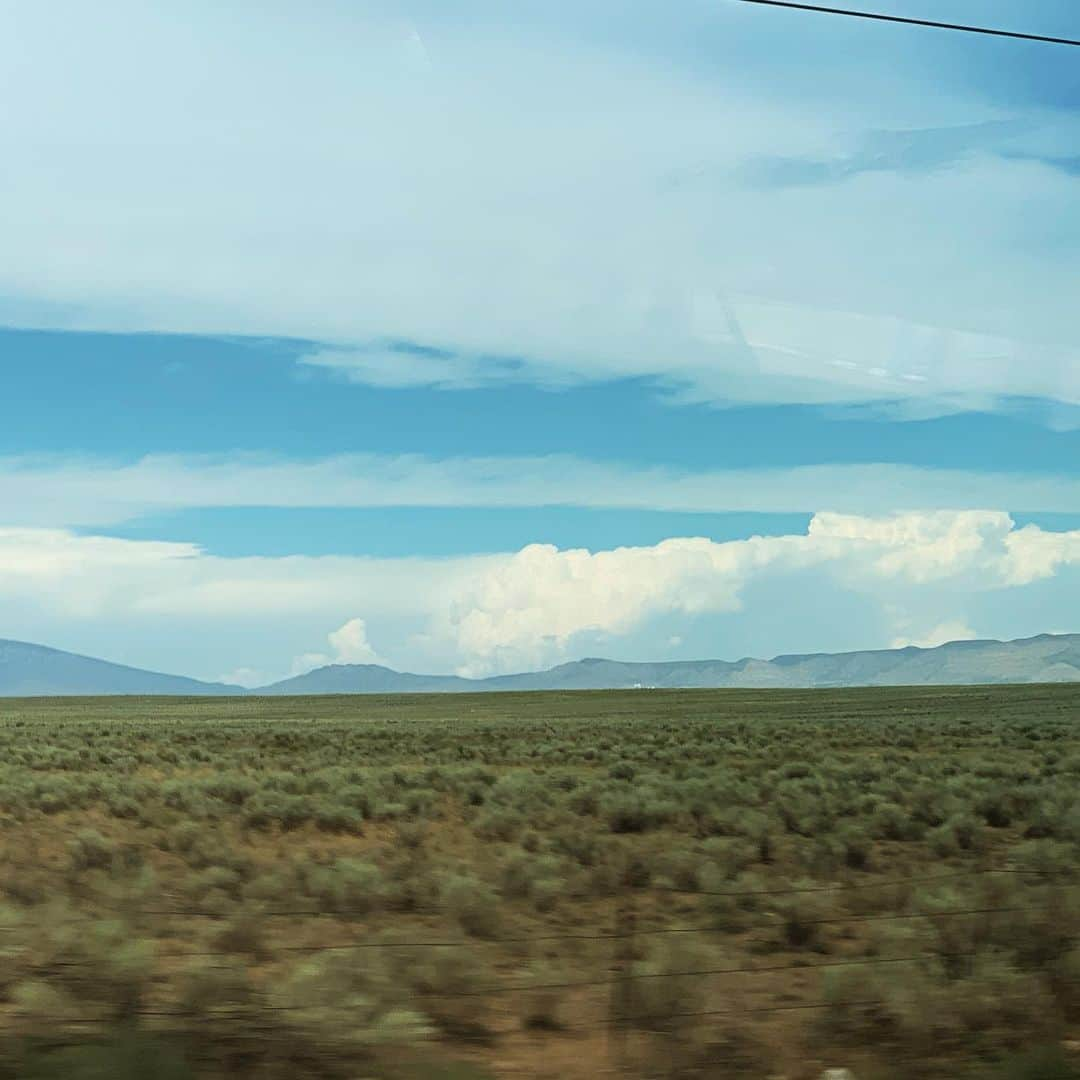 ニール・ブロムカンプのインスタグラム：「#newmexico sky is amazing」