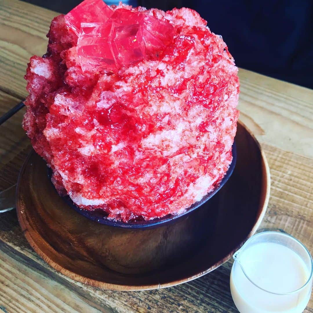 のインスタグラム：「SANS SOUCIのかき氷が神がかって美味い。  #sansouci」