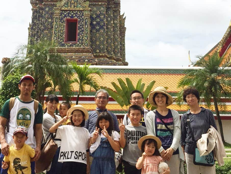 馬場悠企さんのインスタグラム写真 - (馬場悠企Instagram)「Family come Thailand🇹🇭🇹🇭 家族が初タイへ来てくれました😁  大家族12人‼︎ バンコクでアテンドしてくださった方々に感謝です✨  丸一日は一緒にバンコク観光からのプール‼︎ 楽しすぎた😁  試合観戦も来てくれてありがとう‼︎ #家族 #タイ旅行 #初タイ #バンコク観光 #アユタヤ観光 #ゾウ #トラ #なかなかない経験 #賑わってた後に1人トラートへ #寂しい #笑 #今度は招待してあげたい #🇹🇭」8月15日 16時20分 - yuki_bamba32