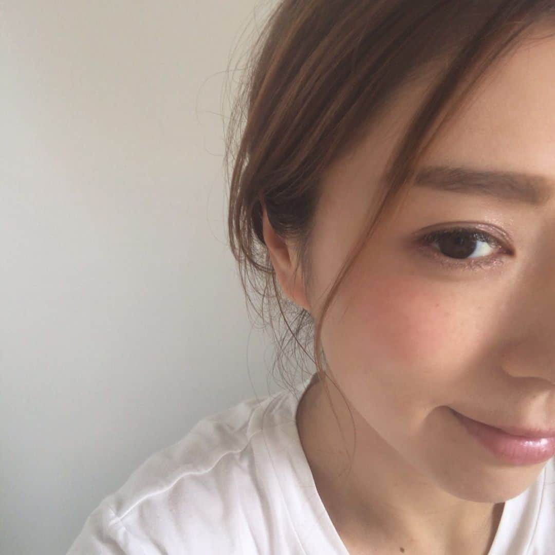 岩崎裕美さんのインスタグラム写真 - (岩崎裕美Instagram)「. 谷六にあるREINEさんにて2回目のマツエク♡ . 前回初めて行かせていただき、 かなり長持ちして驚きを隠せなかった…！ 感謝感激雨嵐。← . そしてその長持ちの感動をREINEさんを紹介してくれた @nahonic と分かち合った😭✨👏w  前回のカラーが友達からも好評で、同様にダークブラウンとカーキブラウンのミックスにしてもろた。 . 更に今回は目尻にバーガンディーをプラスしてもらって目尻長めにしてもらい、いつもと変えてみたよー。 2枚目がわかりやすいかな？😣 写真じゃわかりにくいけど、すごくステキカラー。 . 今回も2週間経ったのに現在もふっさふさの奇跡。 . @tono0212 さん、ありがとうございました〜🥳 またお願いします🥺🤲 ＿＿＿＿＿＿＿＿＿＿＿＿＿＿＿＿＿＿＿＿＿＿＿＿＿ #eyelashes #eyelash #reine #makeup #osaka #まつげエクステ #マツゲエクステ #マツエク #まつエク #アイラッシュ #まつげ #谷町六丁目 #谷町6丁目 #谷六 #谷6 #大阪」8月15日 16時19分 - hiromi_iwasaki