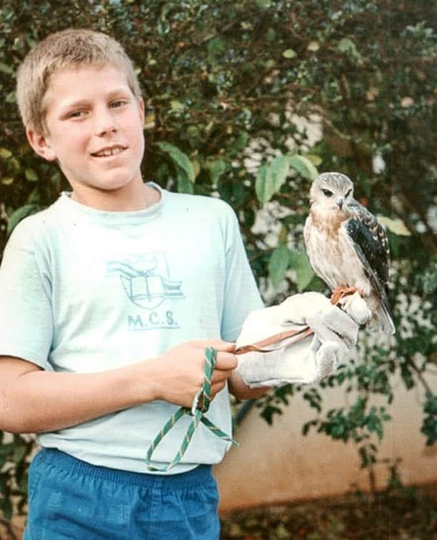 デビッド・ポーコックさんのインスタグラム写真 - (デビッド・ポーコックInstagram)「#tbt to hand-rearing a clutch of Black-shouldered kites that had fallen out of a nest.  In Our Nature is available now for pre-order on my website (link in bio). You’ll find stories from Em and I and some of our friends about belonging, climate change and building a more just and regenerative culture. . . .  #throwbackthursday #inournature #blackshoulderedkite #zimbabwe #gweru」8月15日 16時14分 - davidpocock