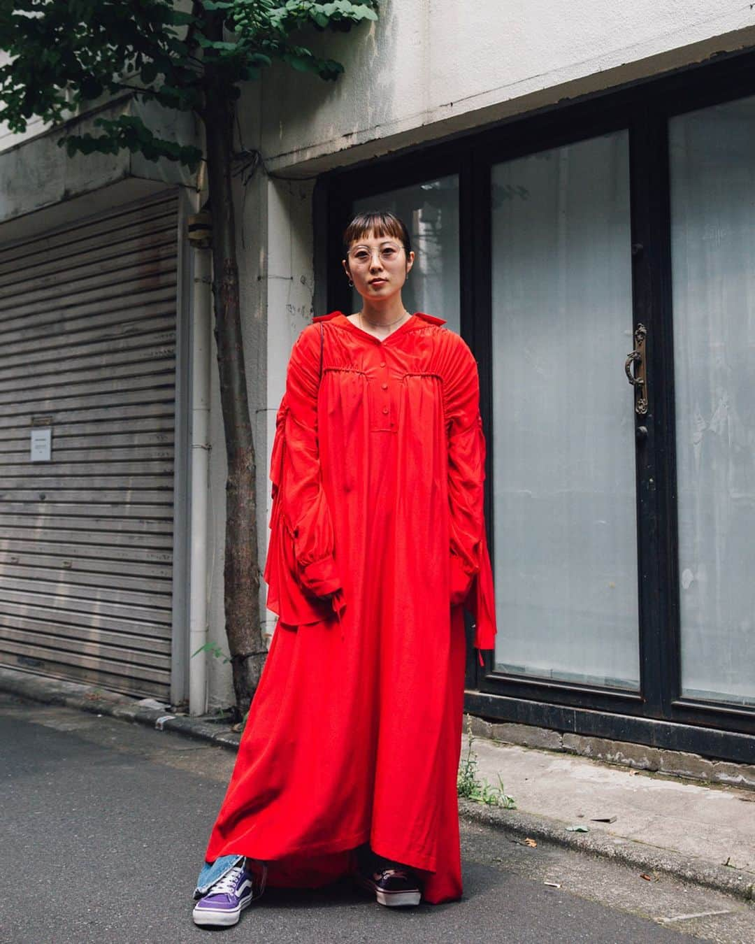 Fashionsnap.comさんのインスタグラム写真 - (Fashionsnap.comInstagram)「【#スナップ_fs】 Name 春海 茜  Dress #AKIRANAKA Pants #used Bag #BUILDINGBLOCK Shoes #VANS Eyewear #meganeandme × #PONTI Ring #CALLMOON Necklace #oeau  #fashionsnap #fashionsnap_women」8月15日 16時36分 - fashionsnapcom