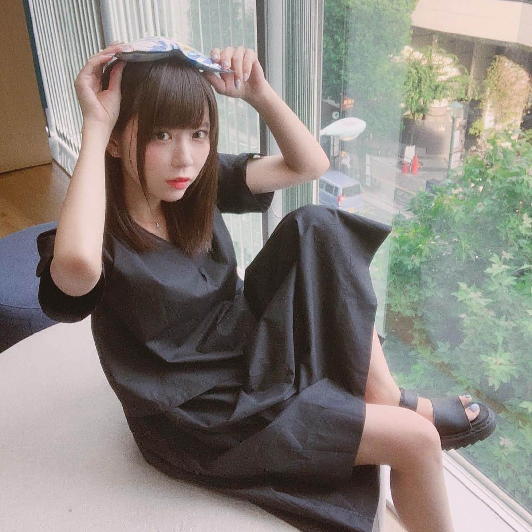 楠ろあさんのインスタグラム写真 - (楠ろあInstagram)「最近シンプルな服が好きです お洋服はタグ 靴はファンの方からの頂きもの」8月15日 16時46分 - roa.k6