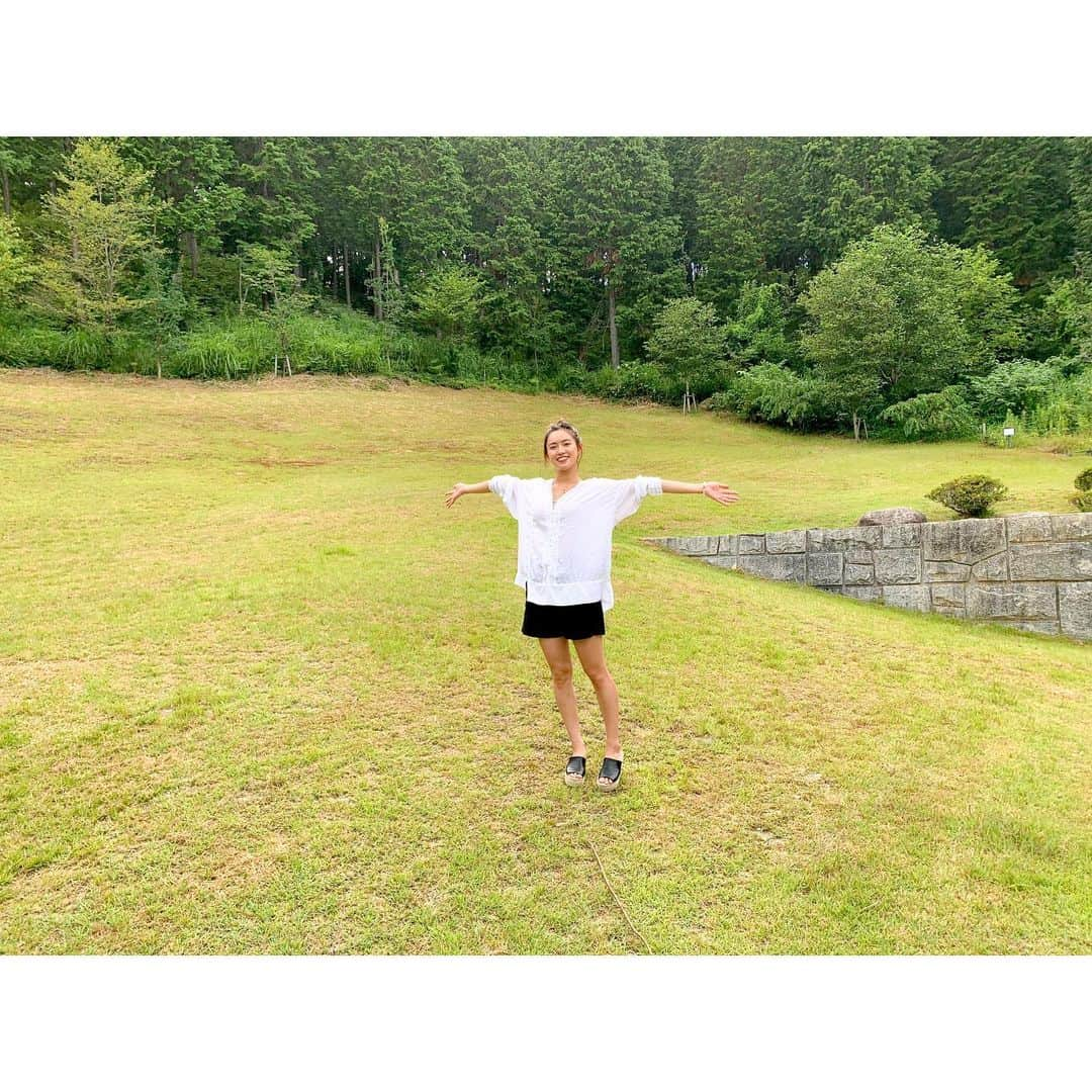 山口乃々華さんのインスタグラム写真 - (山口乃々華Instagram)「お盆。 おもいっきり夏！！！ みんなのあったかい笑顔に元気もらいました🌈 花火を一緒にした子どもたち。 そして "がんばれのの"は、そのひとりの女の子から😭 まだ小さいのに、字が上手！ がんばってくるね✨」8月15日 16時44分 - yamaguchi_nonoka_official