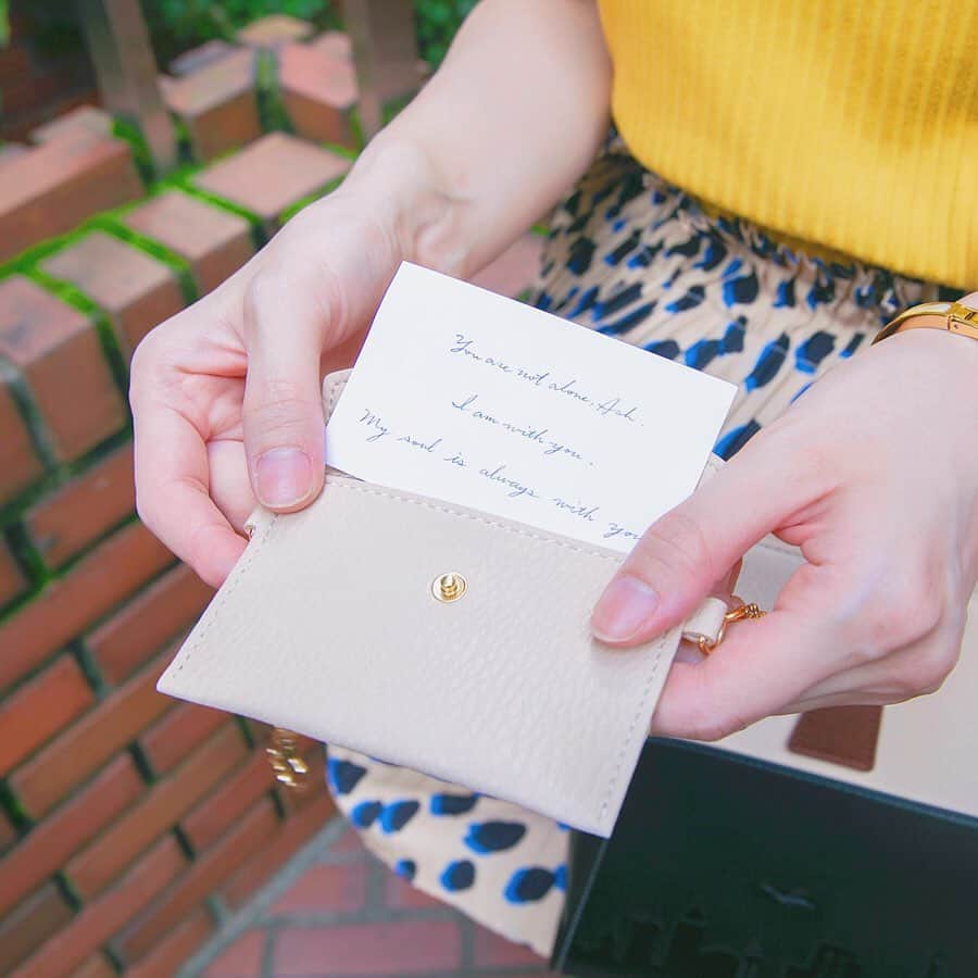 SuperGroupiesのインスタグラム：「＼フォロー&いいねで／﻿ BANANA FISHのバッグをプレゼント🎁 （詳細は下からCheckしてね✅） ⠀⠀⠀⠀⠀⠀⠀ ⠀⠀⠀⠀⠀⠀⠀ 毎週木曜日は #スパグルプレゼント の日💕 今週のプレゼントアイテムは?! こちら👇 ──────────────────────﻿ 🍌Today’s Item🐟 BANANA FISH Collaboration / #bag ──────────────────────﻿ ⠀ ⠀⠀ ⠀⠀⠀⠀⠀⠀⠀ フロント部分にICカードも入る 封筒型チャーム付き✨✉️ ⠀⠀⠀⠀⠀⠀⠀ ⠀⠀⠀⠀⠀⠀⠀ なんと中には、手紙の印象深い言葉である ⠀⠀⠀⠀⠀⠀⠀ ⠀⠀⠀⠀⠀⠀⠀ 「君は一人じゃない　 ぼくが側にいる　 ぼくの魂はいつも君とともにある」 ⠀⠀⠀⠀⠀⠀⠀ の英文の紙が入っています😭😭😭 ⠀⠀⠀⠀⠀⠀⠀ 実は内装も『BANANA FISH』の「B」と「F」、 アッシュをイメージした山猫を組み合わせたデザイン💛 こだわりが詰まってます🐈 ⠀⠀⠀⠀⠀⠀⠀ ⠀⠀ ここで… 新プレゼントキャンペーンのお知らせです💁‍♀️🗯️ ⠀⠀ ⠀⠀⠀⠀⠀⠀⠀ 応募条件を満たした方の中から抽選で、﻿ 【1名様】にこちらのアイテムをプレゼント🎉﻿ ＝＝＝＝＝＝＝＝＝＝＝＝＝＝＝＝＝＝＝＝＝＝＝﻿ 『BANANA FISH』モデル バッグ ＝＝＝＝＝＝＝＝＝＝＝＝＝＝＝＝＝＝＝＝＝＝＝﻿ ⠀⠀⠀⠀⠀⠀⠀ ⠀⠀⠀⠀⠀⠀⠀ 下記の詳細をチェックして、 #バナナフィッシュ のコラボアイテムを当てよう💓 ＝＝＝＝＝＝＝＝＝＝＝＝＝＝＝＝＝＝＝＝＝＝＝﻿ 🎁キャンペーン期間🎁 8/15（木）〜8/21（水）23時59分まで﻿﻿ ⠀⠀⠀⠀⠀ ⠀⠀⠀⠀⠀ 🎁応募方法🎁 カンタン2ステップで応募できます！ ─────────────────────﻿ 1️⃣SuperGroupies 公式アカウント（ @supergroupies ）をフォロー﻿ 2️⃣この投稿を「いいね！」 ─────────────────────﻿ 📍「いいね！」する対象投稿はこの投稿を含め3つ！ 📍3つ全部に「いいね！」をすると当選確率がアップ！ ⠀⠀⠀⠀⠀⠀⠀ ⠀⠀⠀⠀⠀⠀⠀ 🎁注意事項🎁 📍当選者には9月27日(金)までに当店のアカウントからDMをお送りします。 📍当選商品の発送は日本国内に限らせていただきます。﻿ 📍当選した方はこちらのアカウント・ライブ配信にて紹介させていただく場合がございますので、予めご了承ください。﻿ ⠀⠀⠀⠀⠀⠀⠀ ＝＝＝＝＝＝＝＝＝＝＝＝＝＝＝＝＝＝＝＝＝＝＝﻿ ⠀⠀⠀⠀⠀⠀⠀ ⠀⠀⠀⠀⠀⠀⠀ ご応募は8月21日（水）まで！⠀ たくさんの「いいね！」お待ちしております👏﻿ ⠀⠀⠀⠀⠀ ⠀⠀⠀⠀⠀ ご質問等ございましたらコメント欄にて承ります🎀﻿ ⠀ ⠀⠀⠀⠀ ⠀⠀⠀⠀⠀⠀⠀ ⠀⠀⠀⠀⠀⠀⠀ #supergroupies #anime #japaneseanime #スーパーグルーピーズ #アニメ #アニメコラボ  #コラボグッズ #ファッションにアニメを #アニメグッズ #BANANAFISH #バナナフィッシュカフェ #ノイタミナ#ashlynx #eijiokumura #奥村英二 #サマーコーデ #夏ファッション #サマーファッション #ヒョウ柄スカート #レオパード柄スカート #ヒョウ柄コーデ #ICカードケース #イエロートップス #プレゼントキャンペーン」