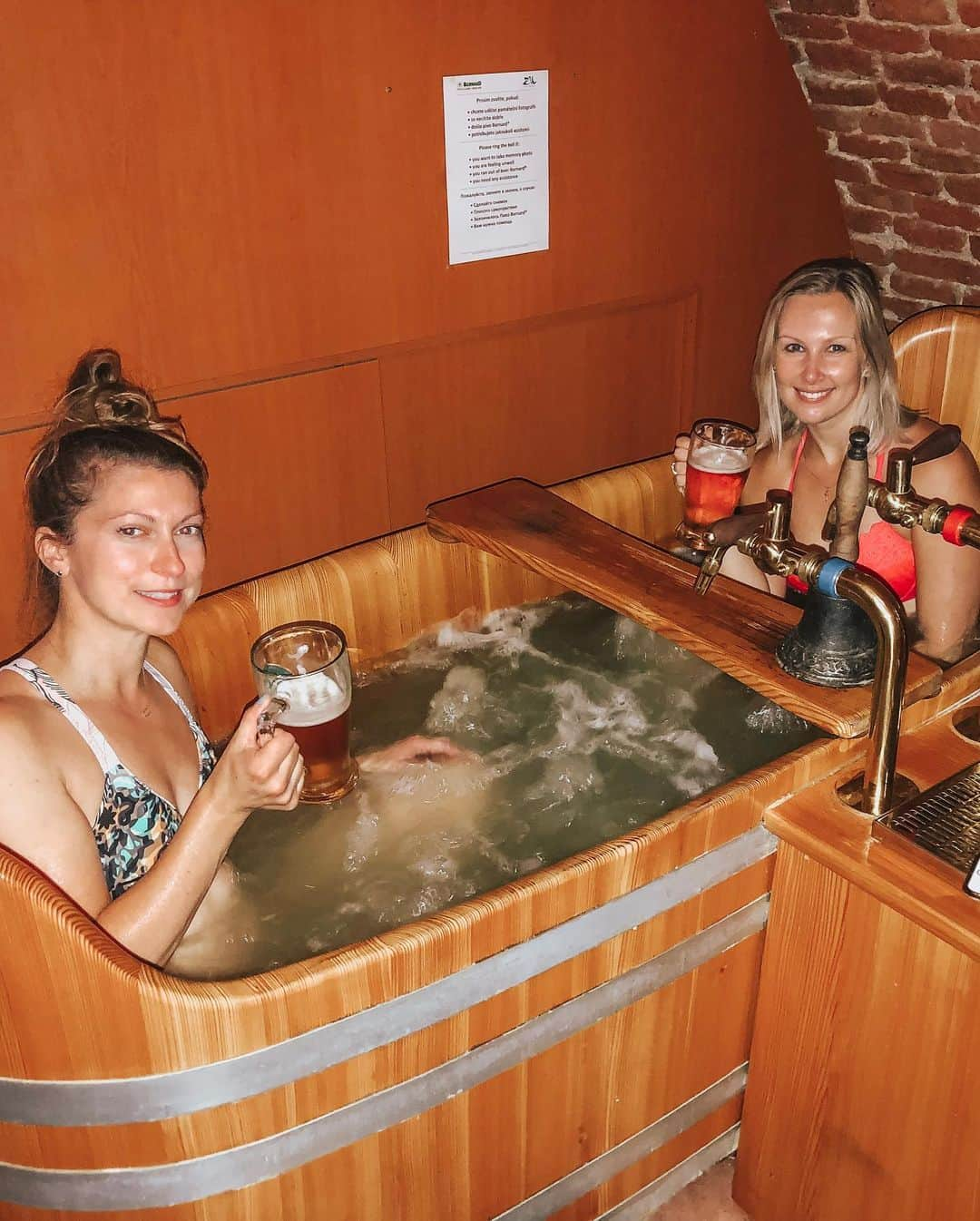 マリヤ・コロレバさんのインスタグラム写真 - (マリヤ・コロレバInstagram)「Who would have THUNK that I would be in Prague sitting in a bath full off beer 🍻, sipping said beer (not from the bath, don’t worry guys), and having some great conversations with @allycar2. This whole summer whenever I would do something wild/weird/out of character I’d say “I’m just living my life!” and that’s truly how I feel! ⊷ It’s been the best feeling experiencing new things, making memories, and building new relationships with some amazing, amazing people ❤️ ⊷ ⊷ ⊷ ⊷ #travel #summertravel #prague #praha #beerbath #bernardbeer #dailygratitude #positivevibes #athleteblogger #mariyakoroleva #koroleva #bossbabe #liveauthentic #uniqueexperiences #designyourlife #manifestyourdreamlife」8月15日 23時10分 - mkoroleva