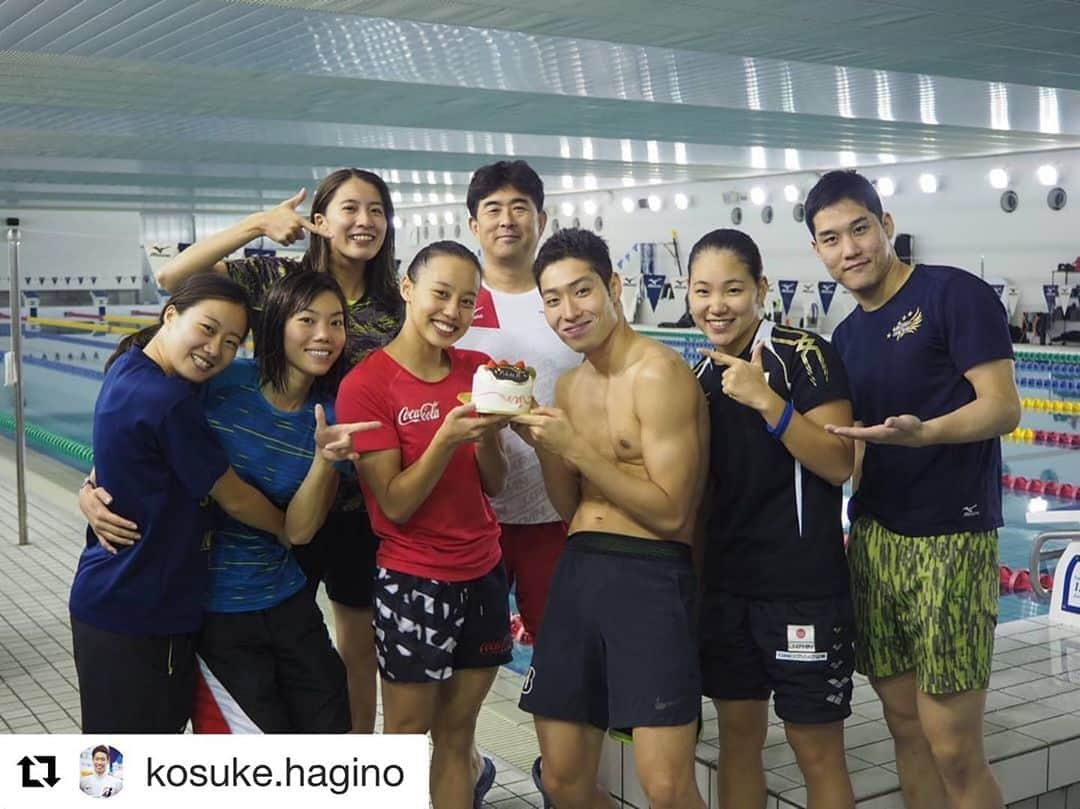 萩野公介さんのインスタグラム写真 - (萩野公介Instagram)「#Repost @kosuke.hagino with @get_repost ・・・ 最高の誕生日でした！ ありがとうございます！！ 25歳、最高の一年に😤 月も同じ日😂  #happybirthday #25 #815 #bridgestone  #chaseyourdream  #nike  #justdoit」8月15日 23時04分 - nogiha.official